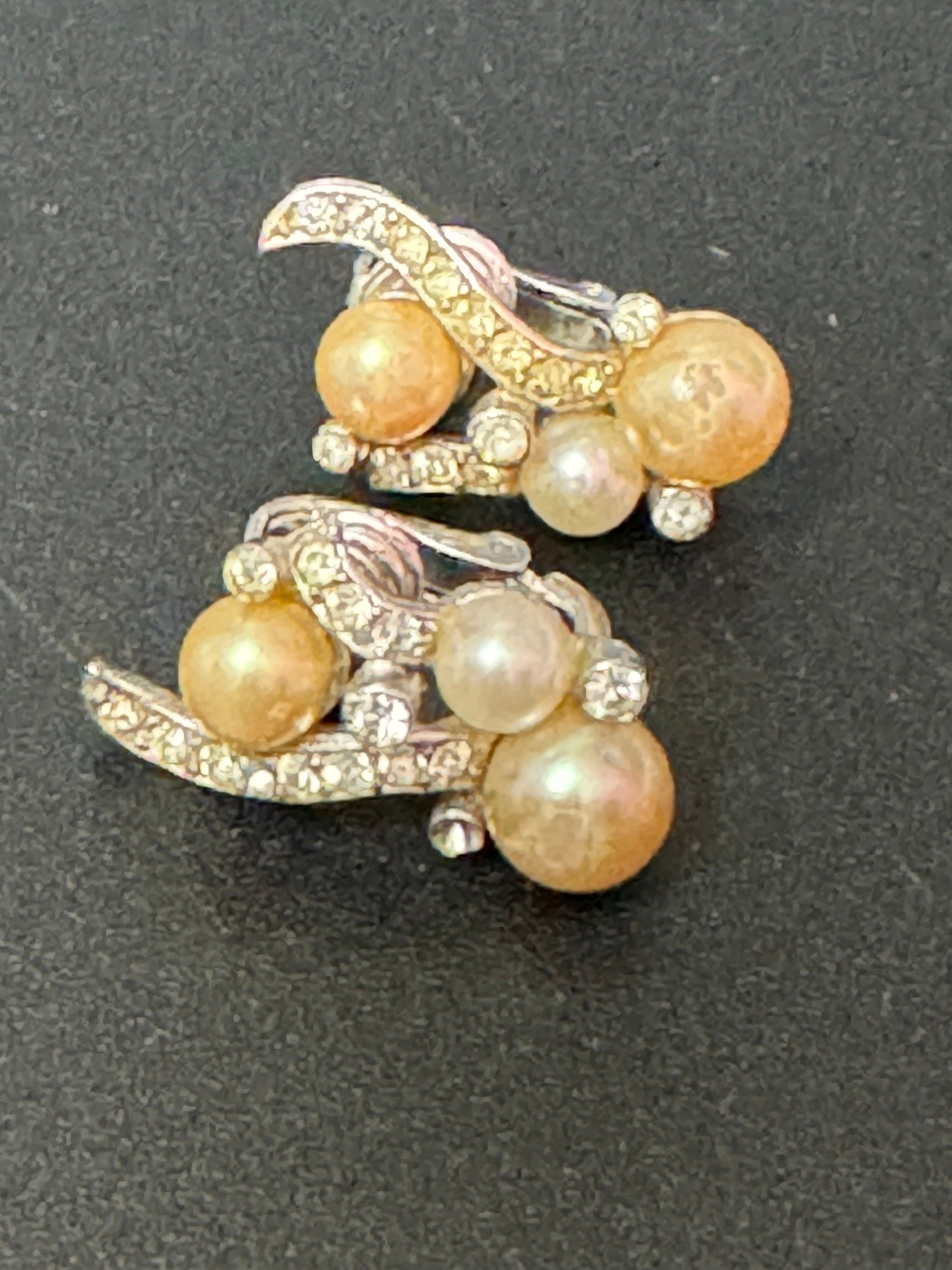 Signed castlecliff vintage Clip On Earrings cluster Diamanté paste Silver Tone white faux pearl