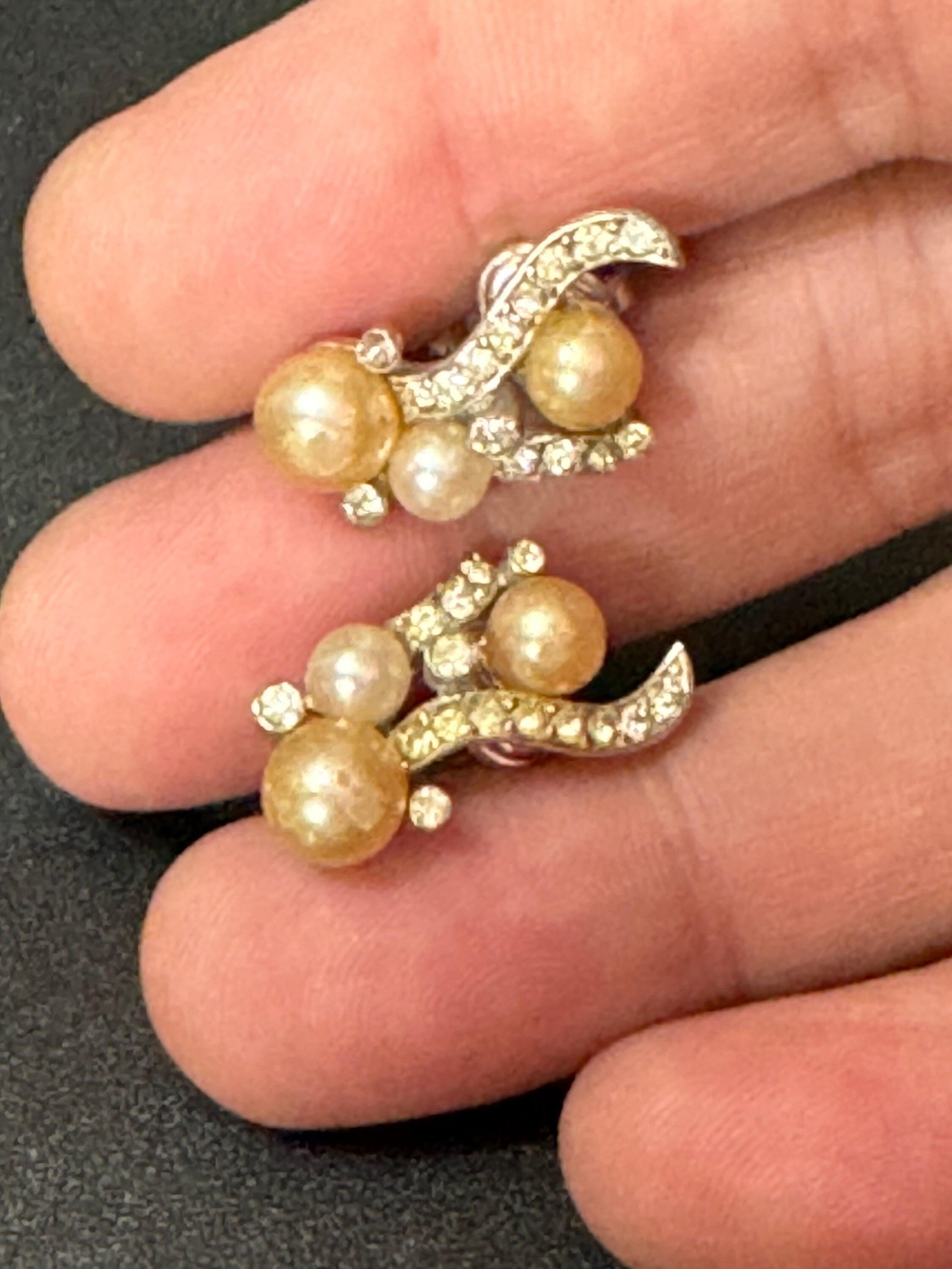 Signed castlecliff vintage Clip On Earrings cluster Diamanté paste Silver Tone white faux pearl