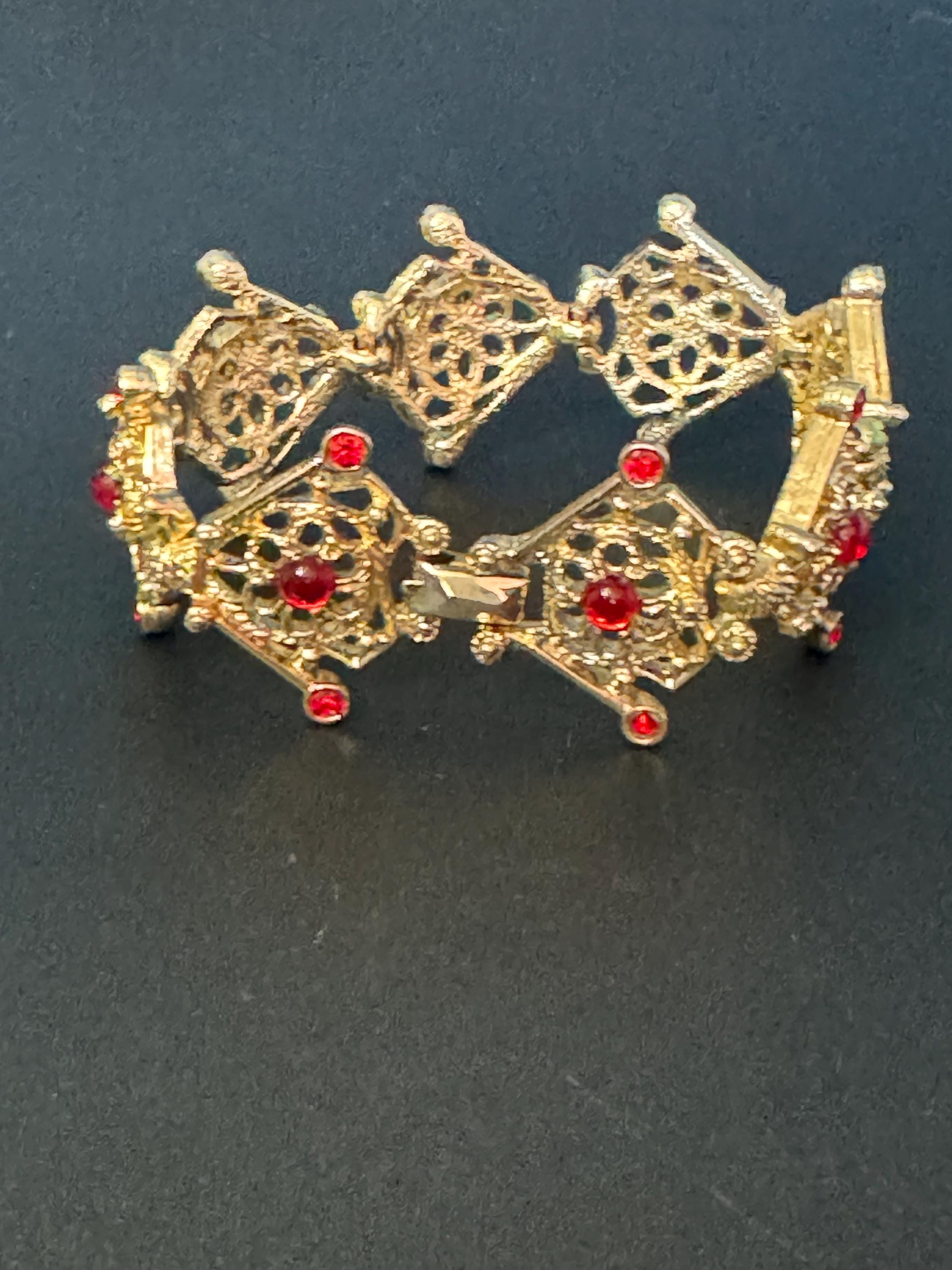 Signed Sarah Coventry Vintage ruby red diamanté wide gold tone panel link bracelet 19cm