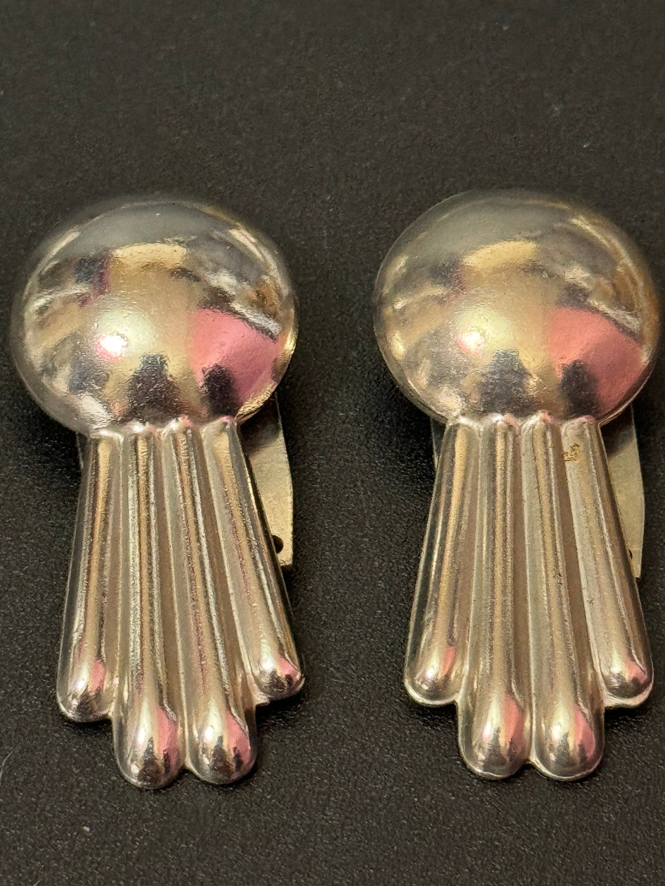 A pair of Art Deco Geometric Silver Chrome dress Clips metal 5.5c