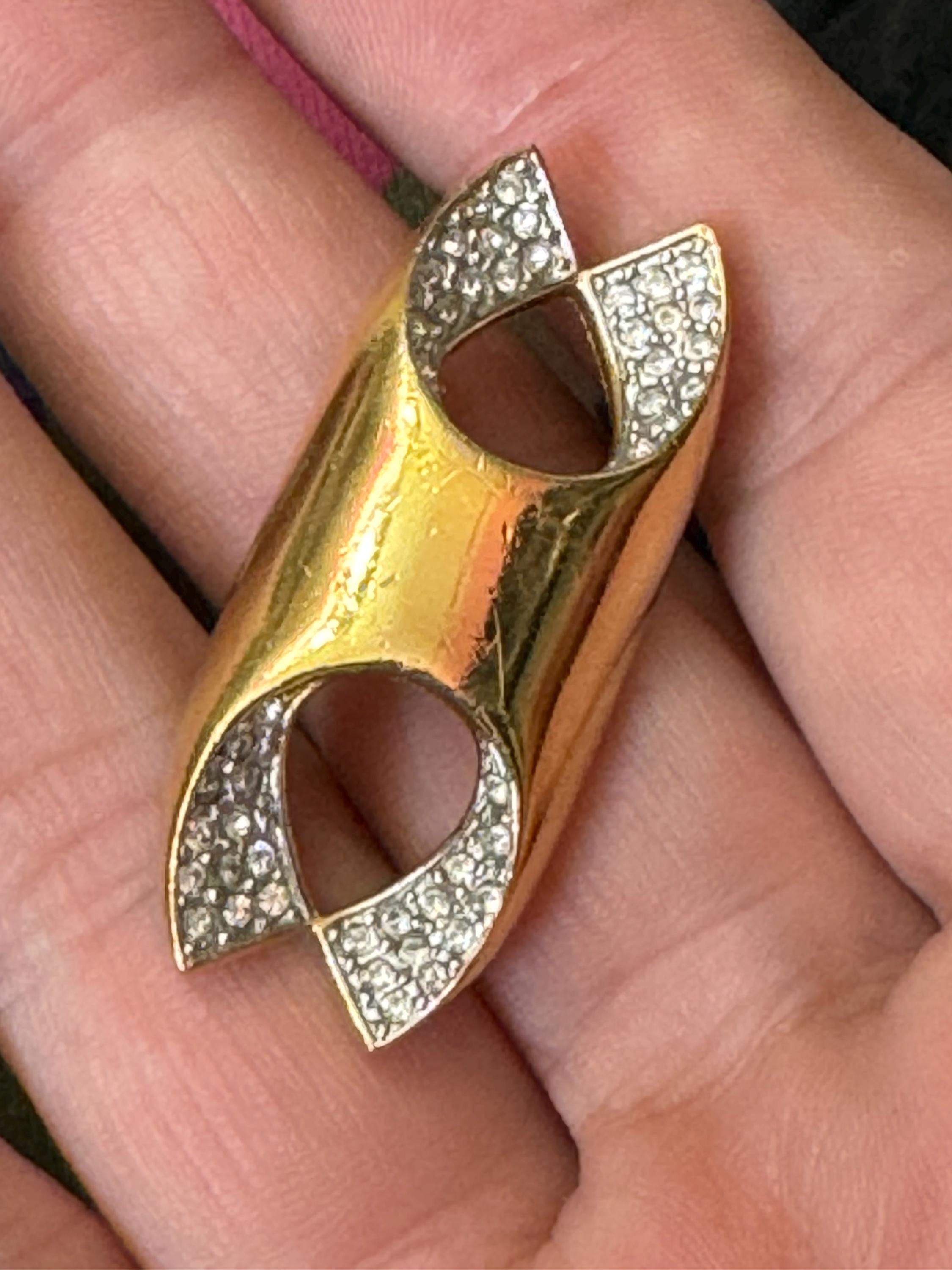 Signed BG bergdorf Goodman small gold tone diamanté lapel brooch