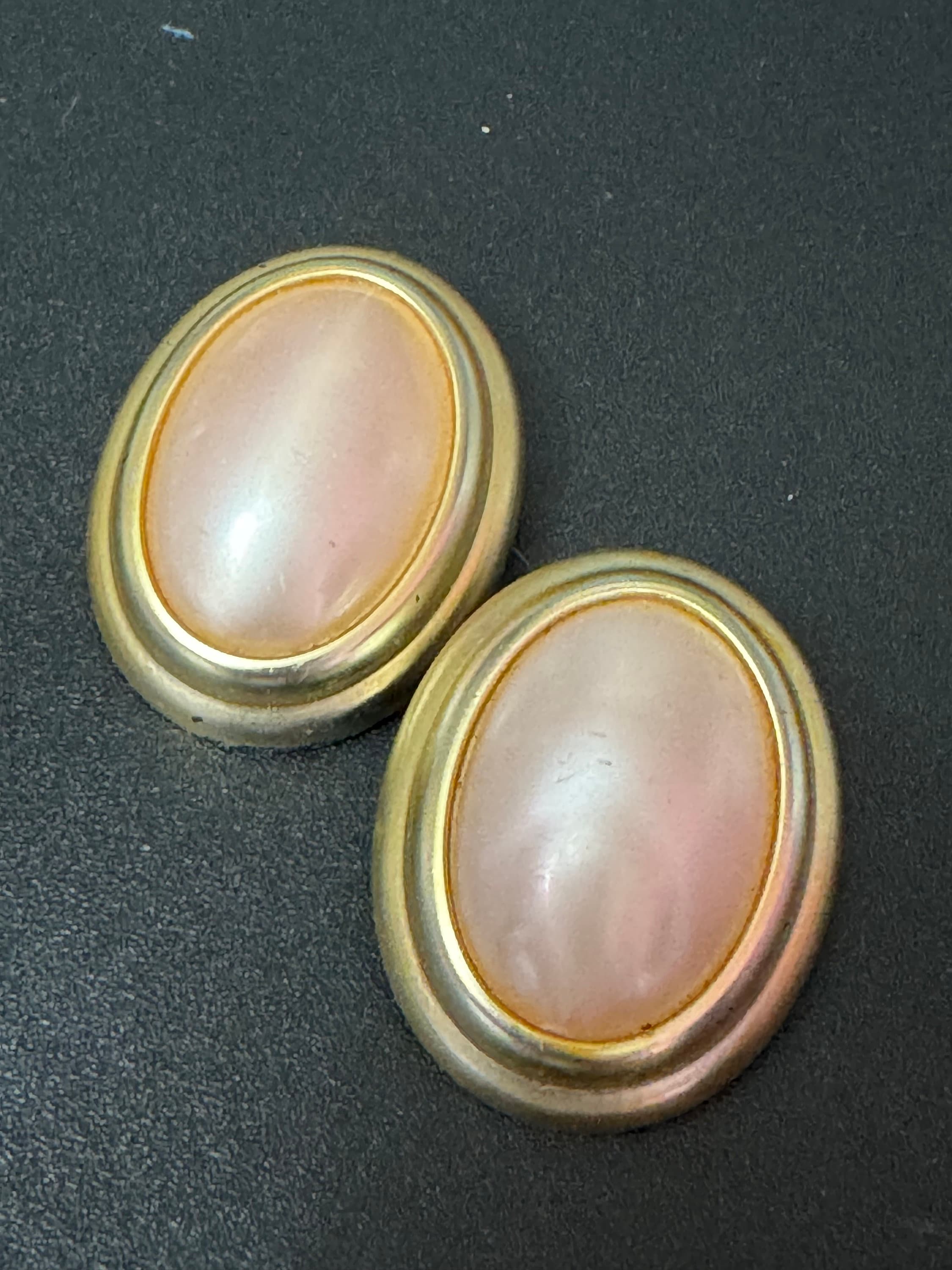 Oversized Vintage Light Pink Button Clip On Earrings - Gold Tone