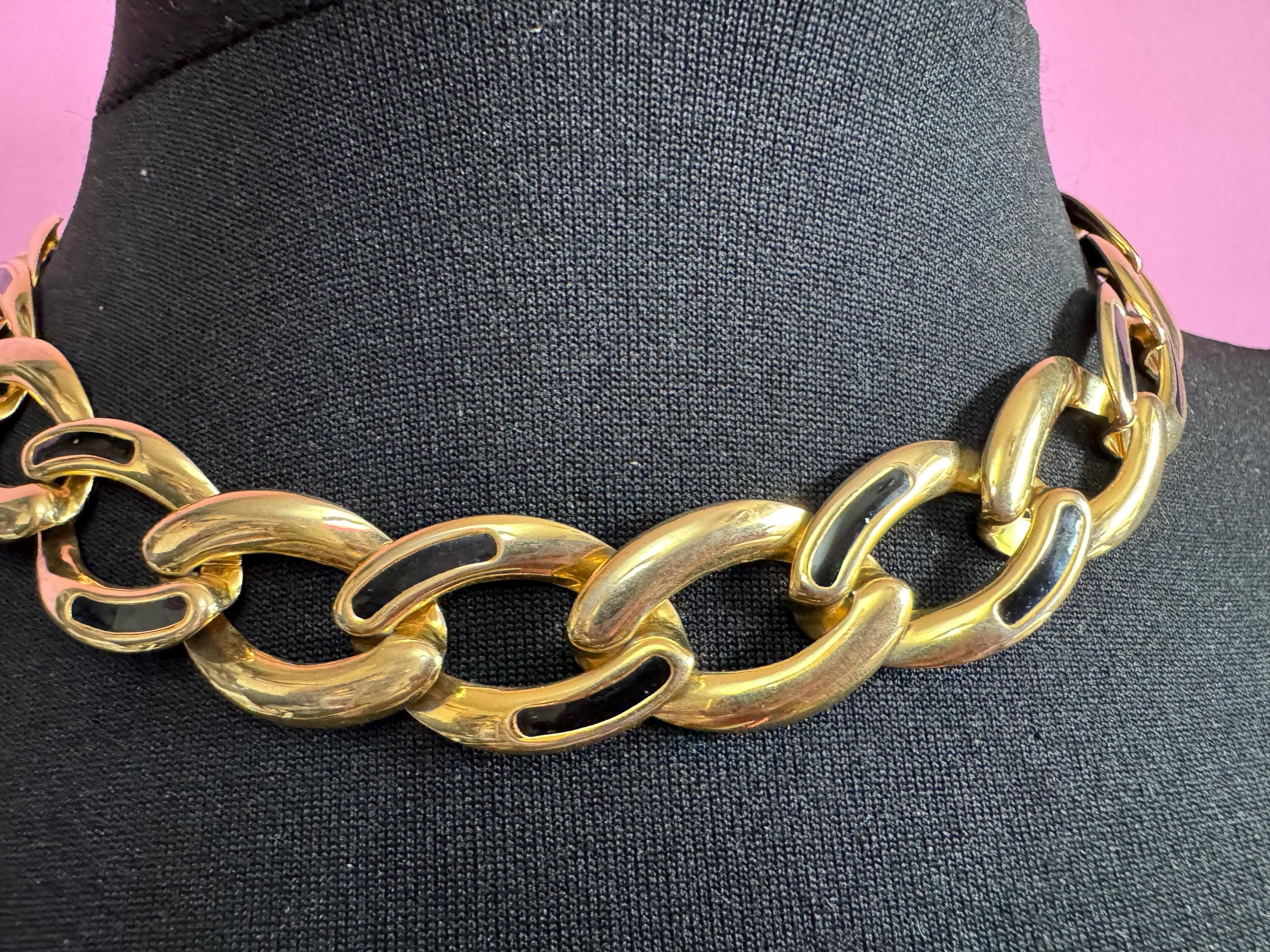 Vintage gold tone and black enamel flat curb chain lightweight collar choker necklace 46.5cm
