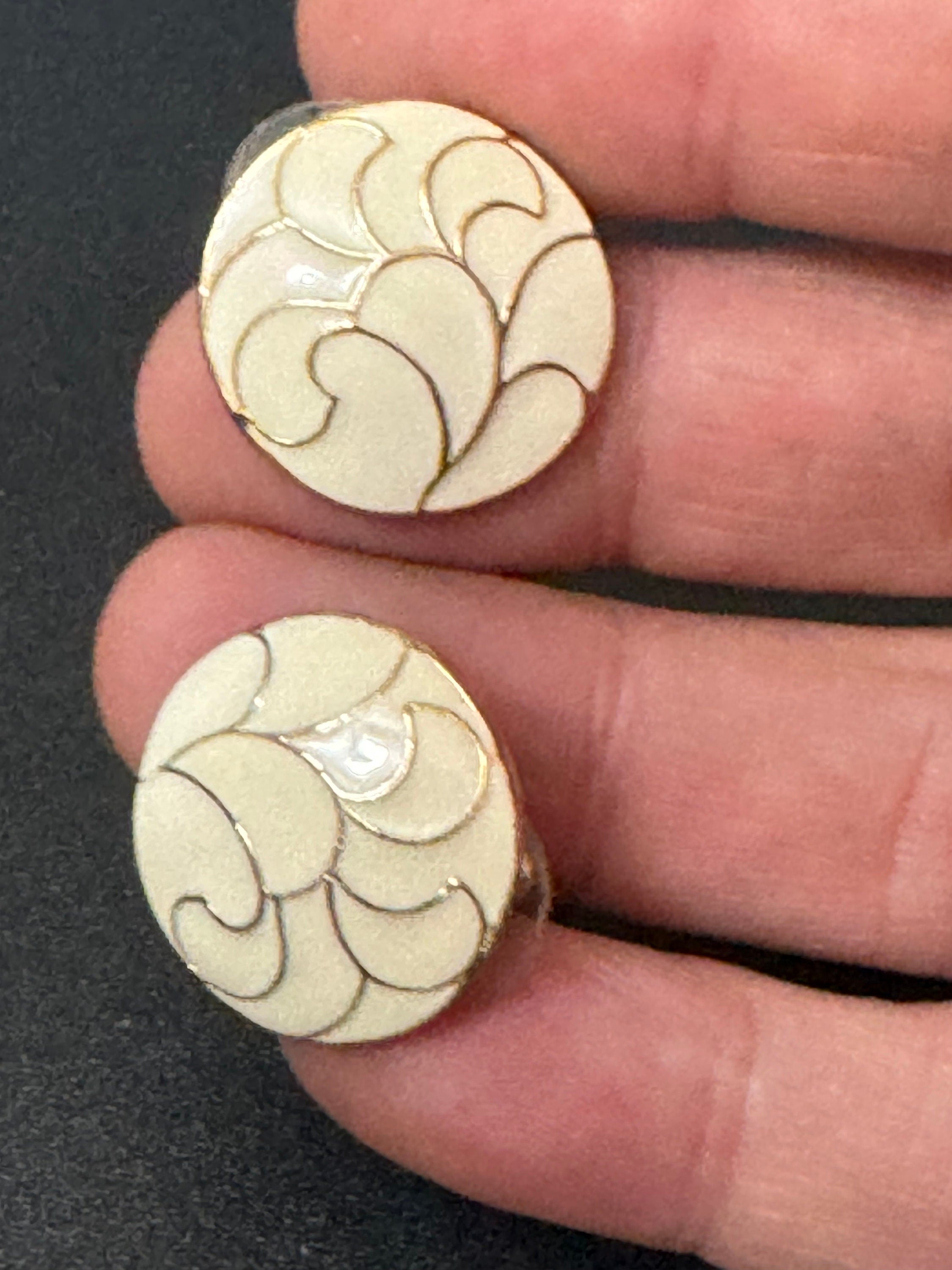 Vintage 1980s nude neutral cream enamel studs for pierced ears stud earrings gold tone high end