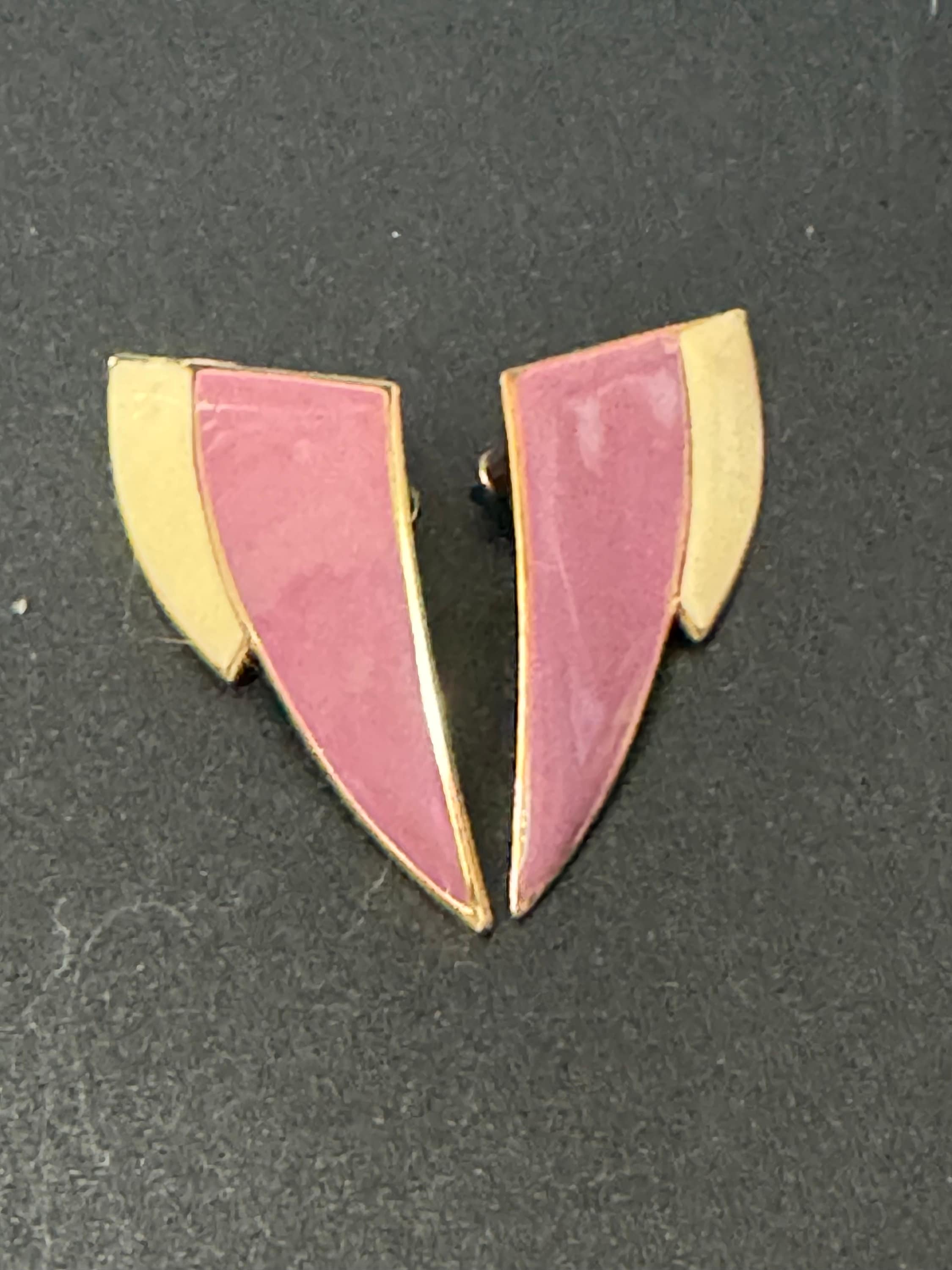 Gold tone purple and cream enamel pair stud lightweight earrings pierced
