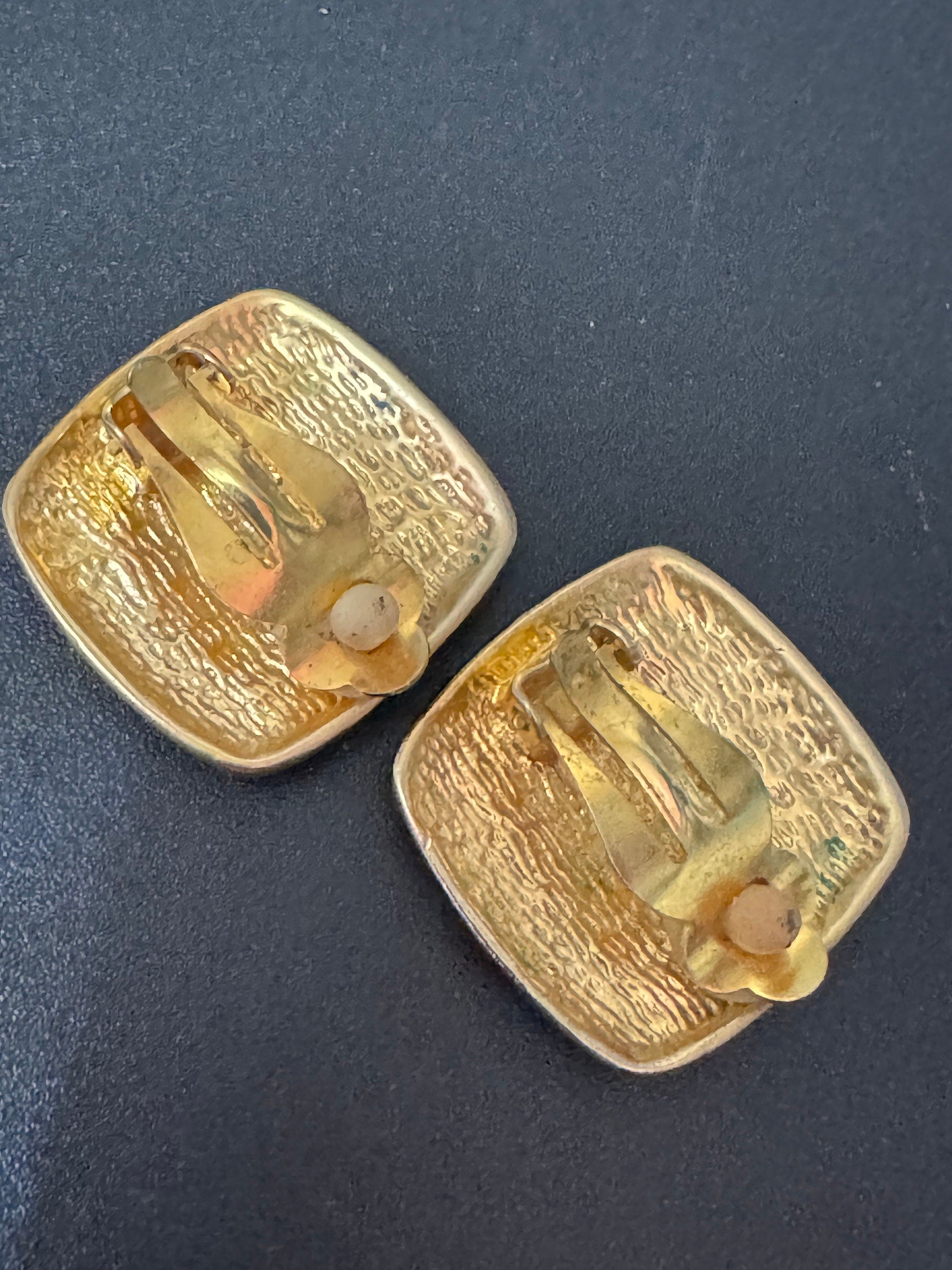 Vintage Etruscan squared Gold tone nude natural beige cream enamel clip on earrings  1980s 1990s