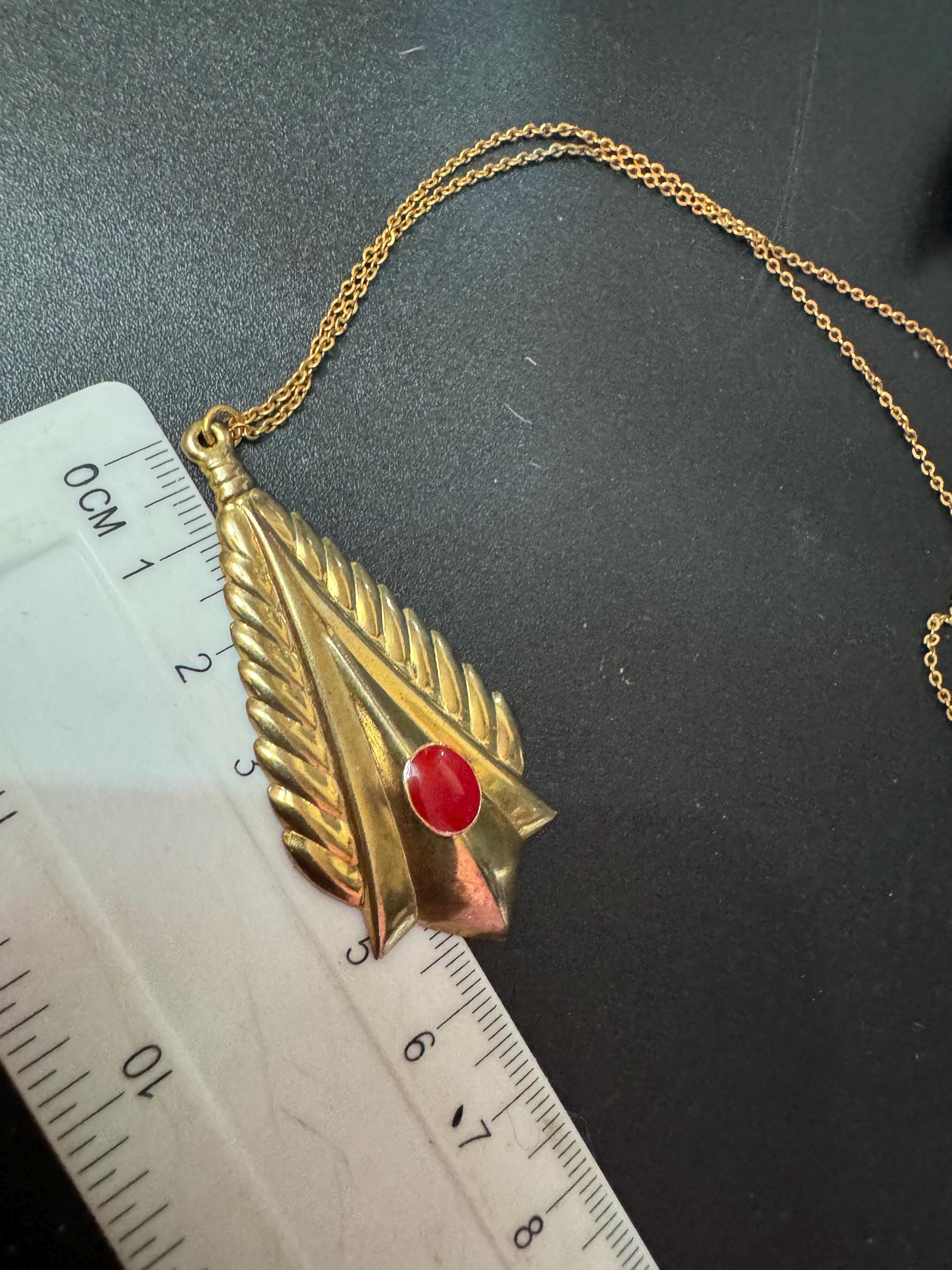 retro Etruscan style Matt yellow gold tone round teardrop pendant with red central cabochon 42cm very fine chain