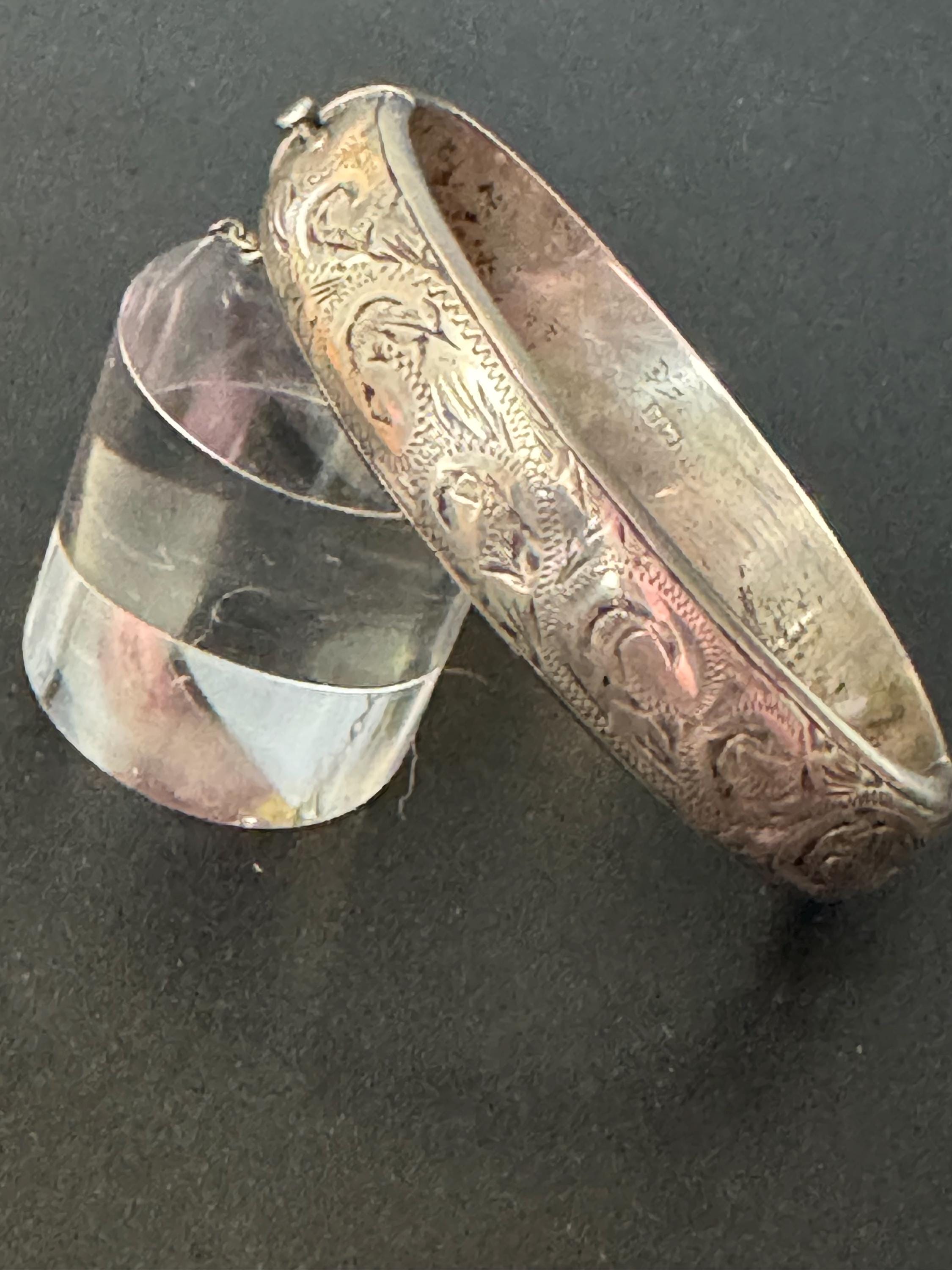 clamper bangle 1960s T&HC Birmingham hallmarked Sterling silver Etched floral 12mm wide 20 grams