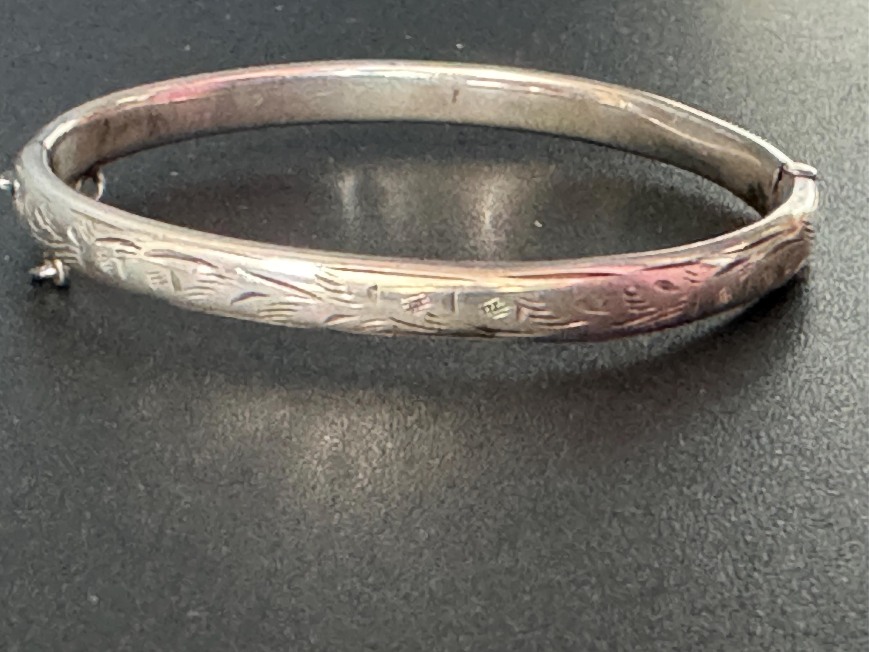 Petite slim wrist young girls Vintage clamper bangle hallmarked Sterling silver Etched floral design 6mm wide 6.7 grams