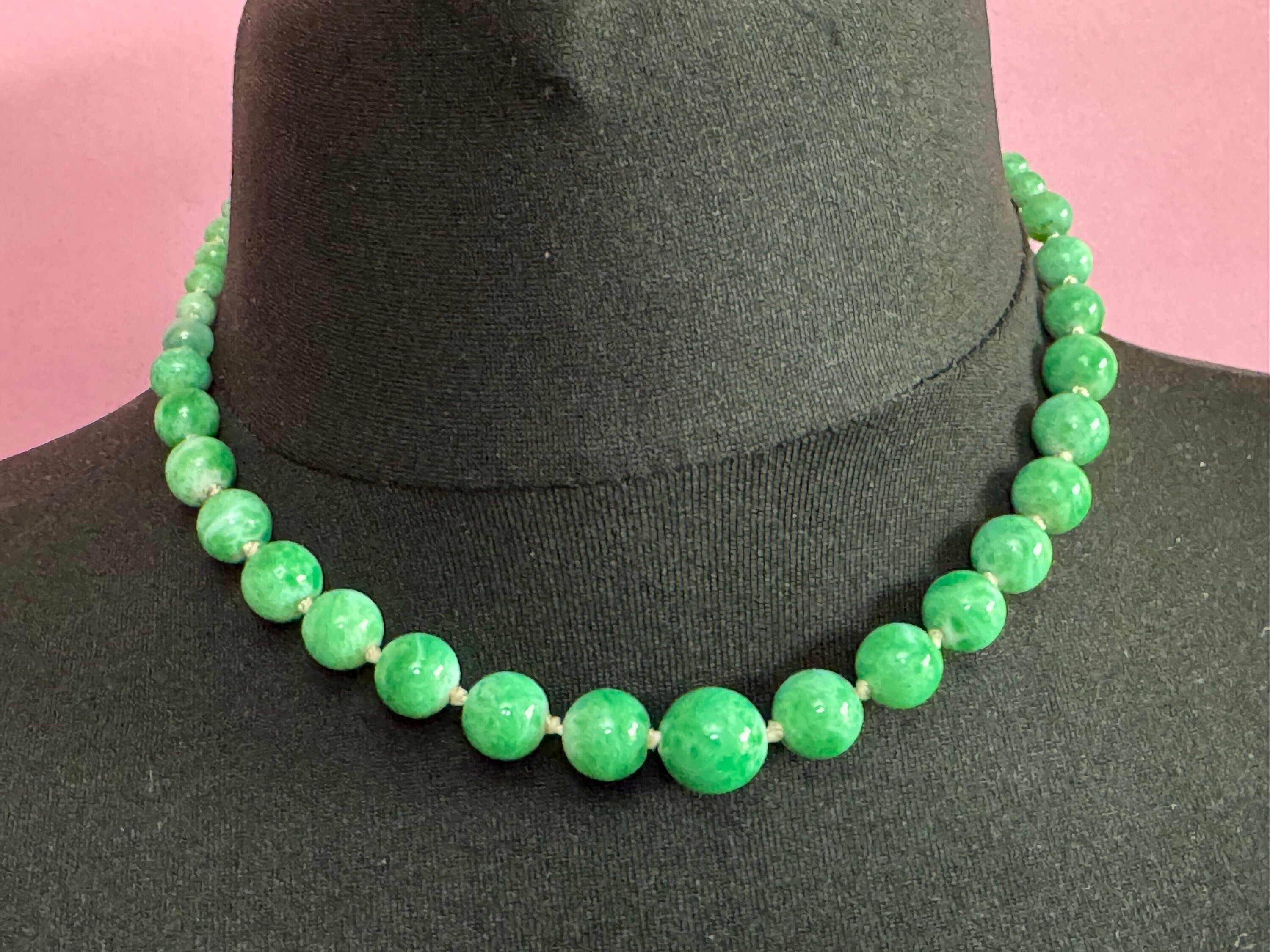 Art Deco czech gold tone metal necklace with green peking glass or ceramic stones
