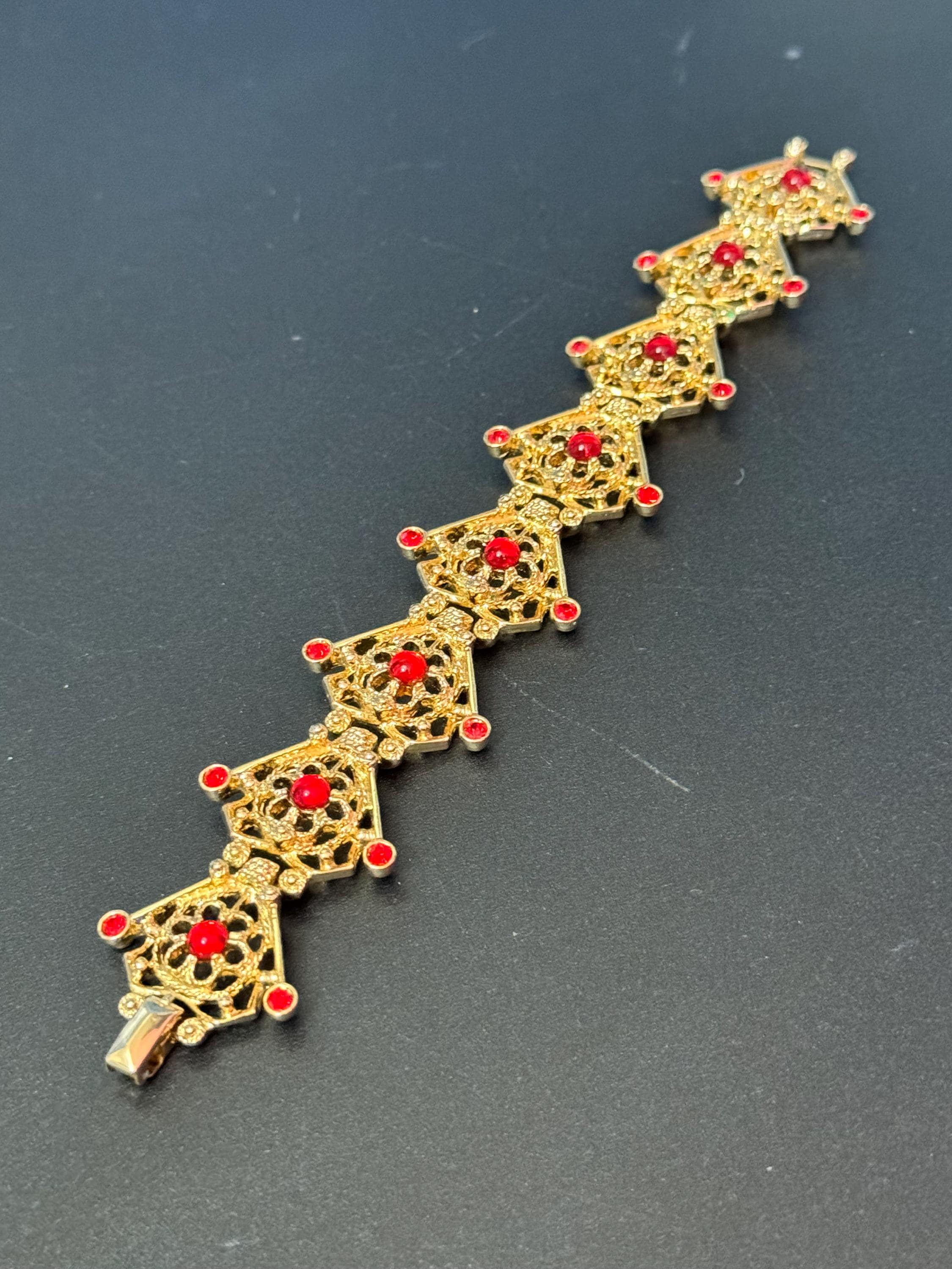 Signed Sarah Coventry Vintage ruby red diamanté wide gold tone panel link bracelet 19cm