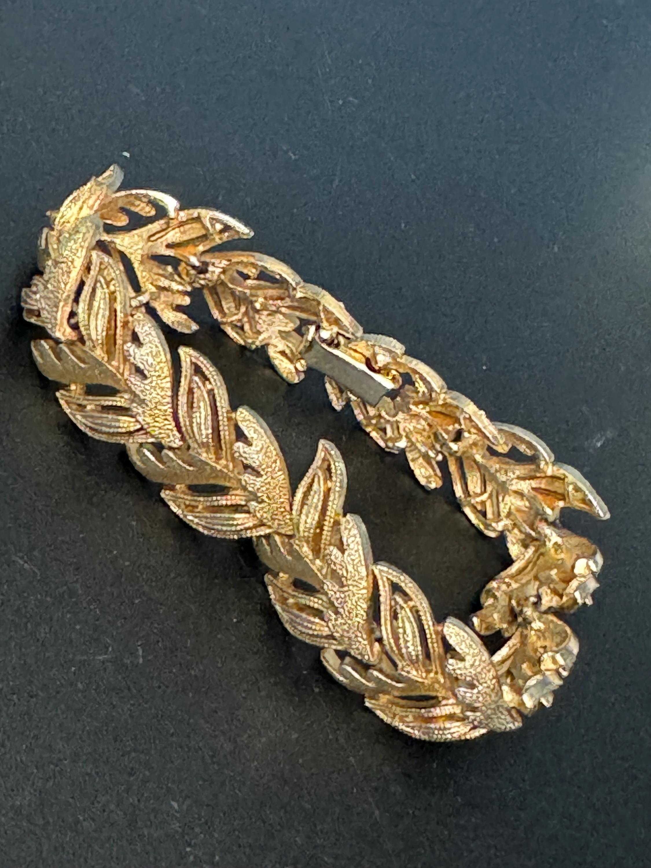Vintage champagne gold tone textured leaf design modernist panel link bracelet
