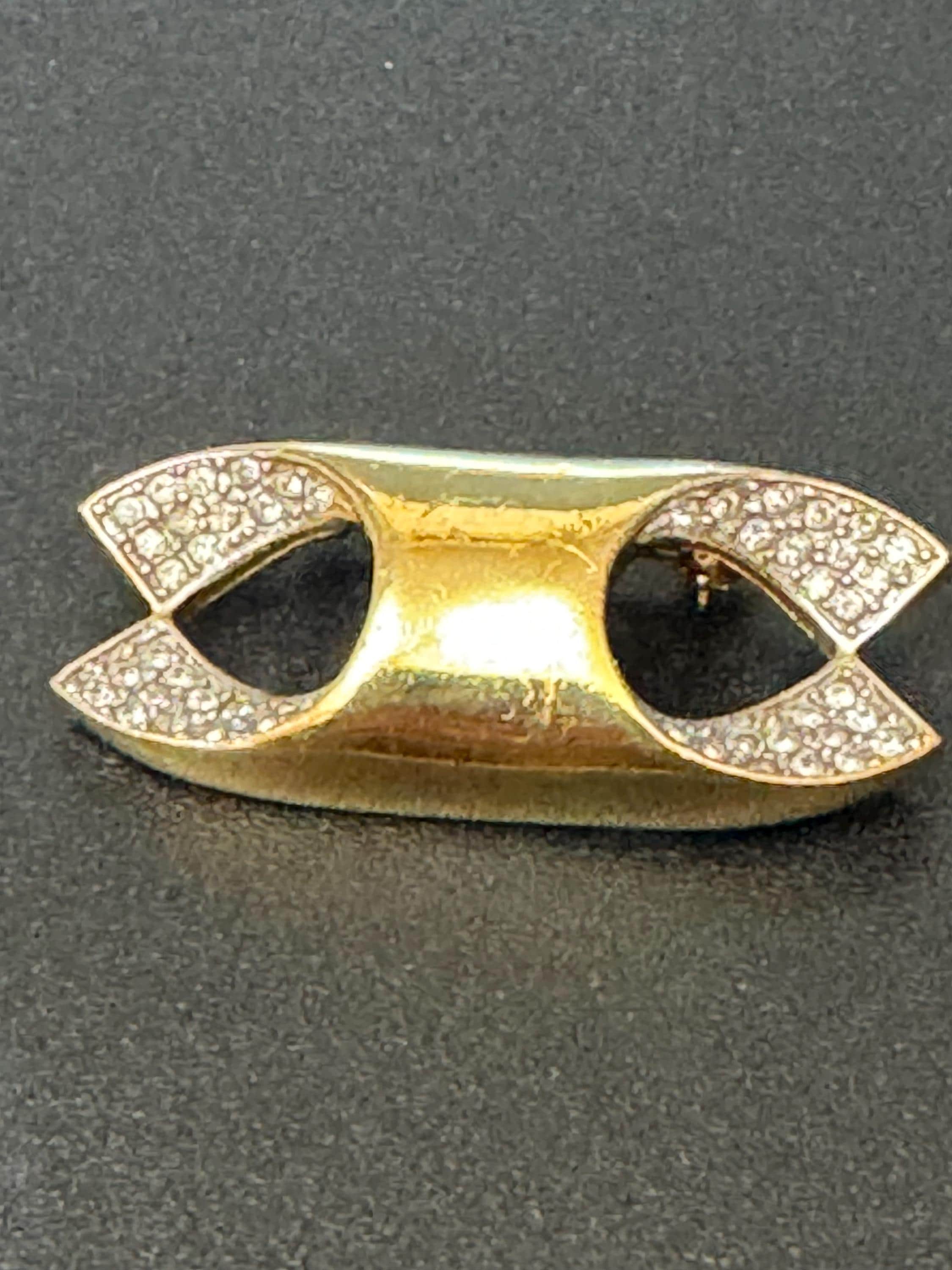 Signed BG bergdorf Goodman small gold tone diamanté lapel brooch