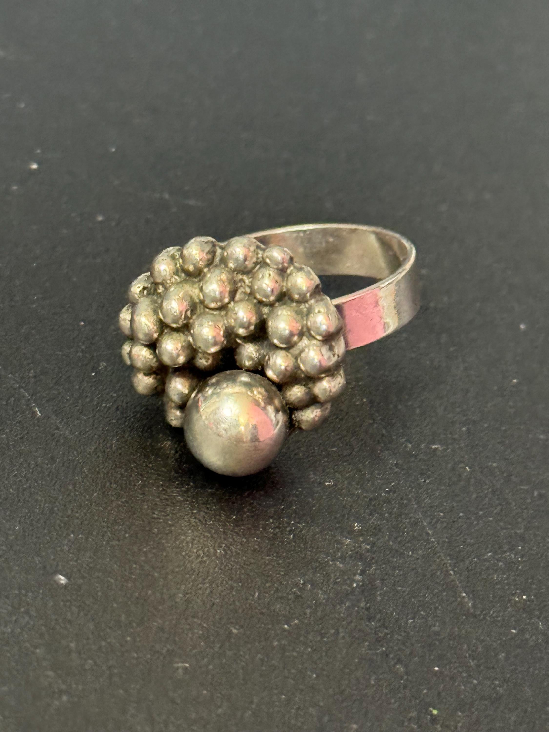 Vintage 835 continental silver modernist brutalist ball ring 10.5 grams grams size O / P