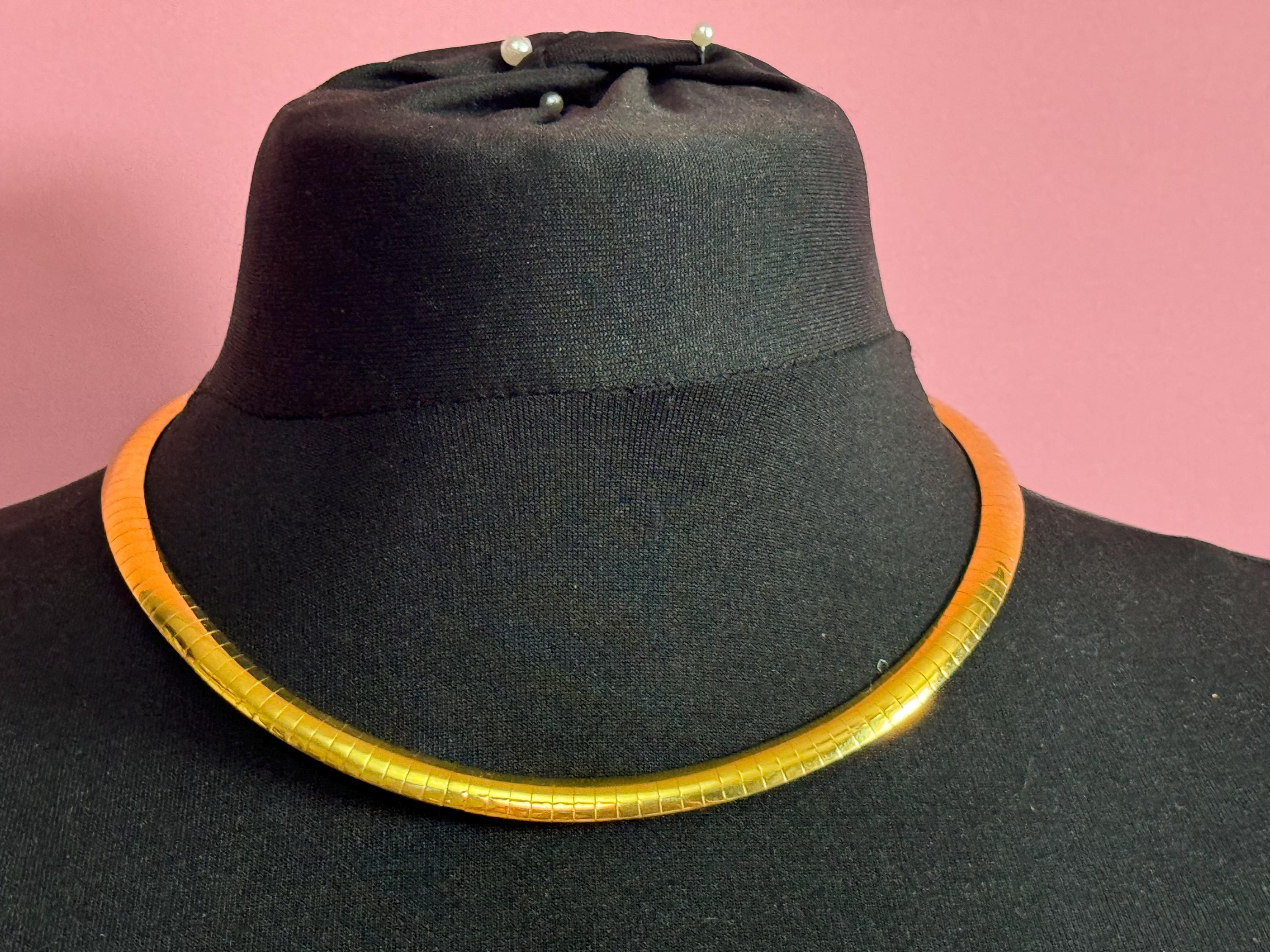 Signed Joan rivers gold tone 1cm wide mesh omega choker necklace 49cm