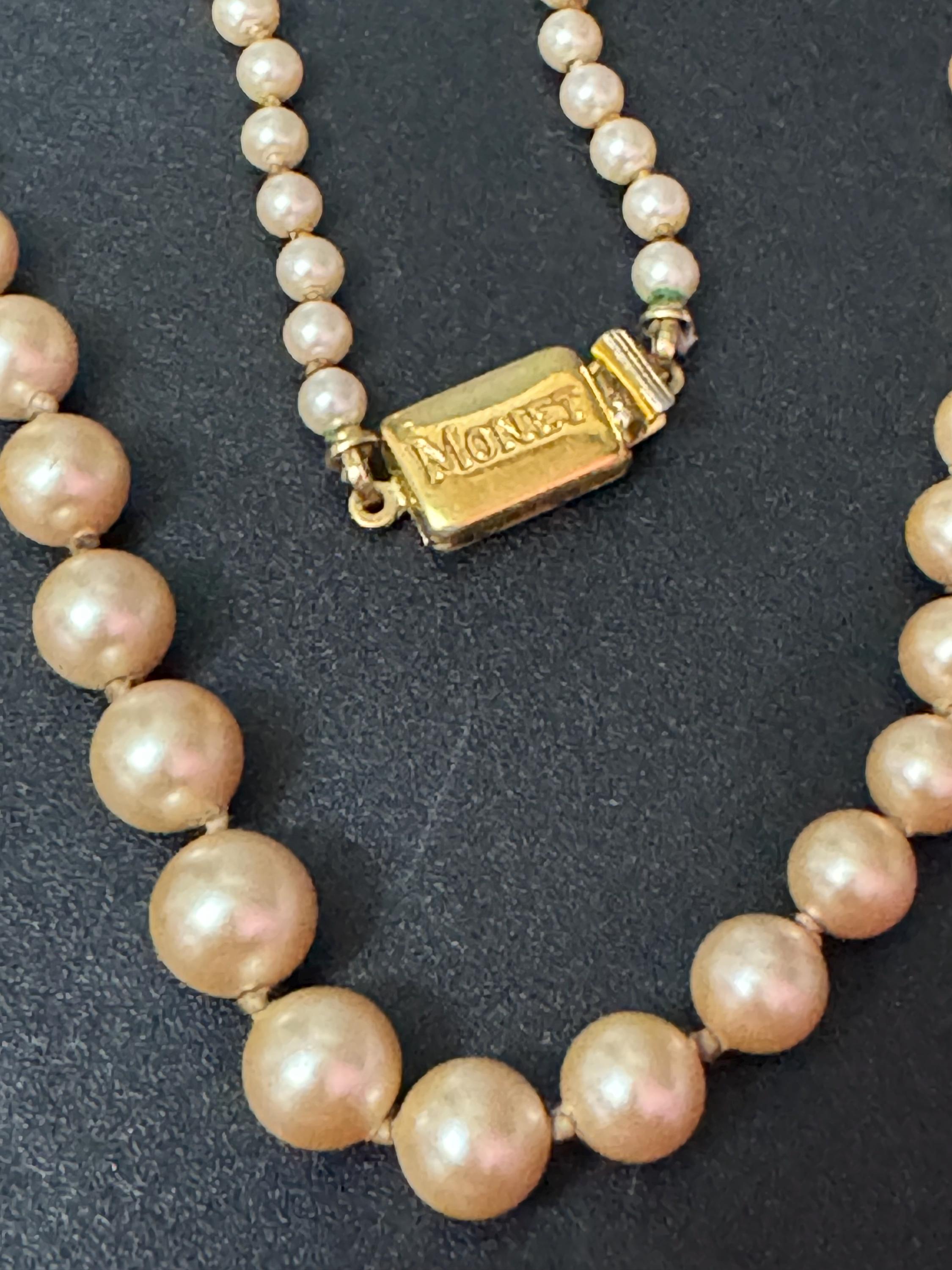 MONET signed Oyster cream knotted glass pearl necklace Vintage 47.5cm single strand graduated gold tone