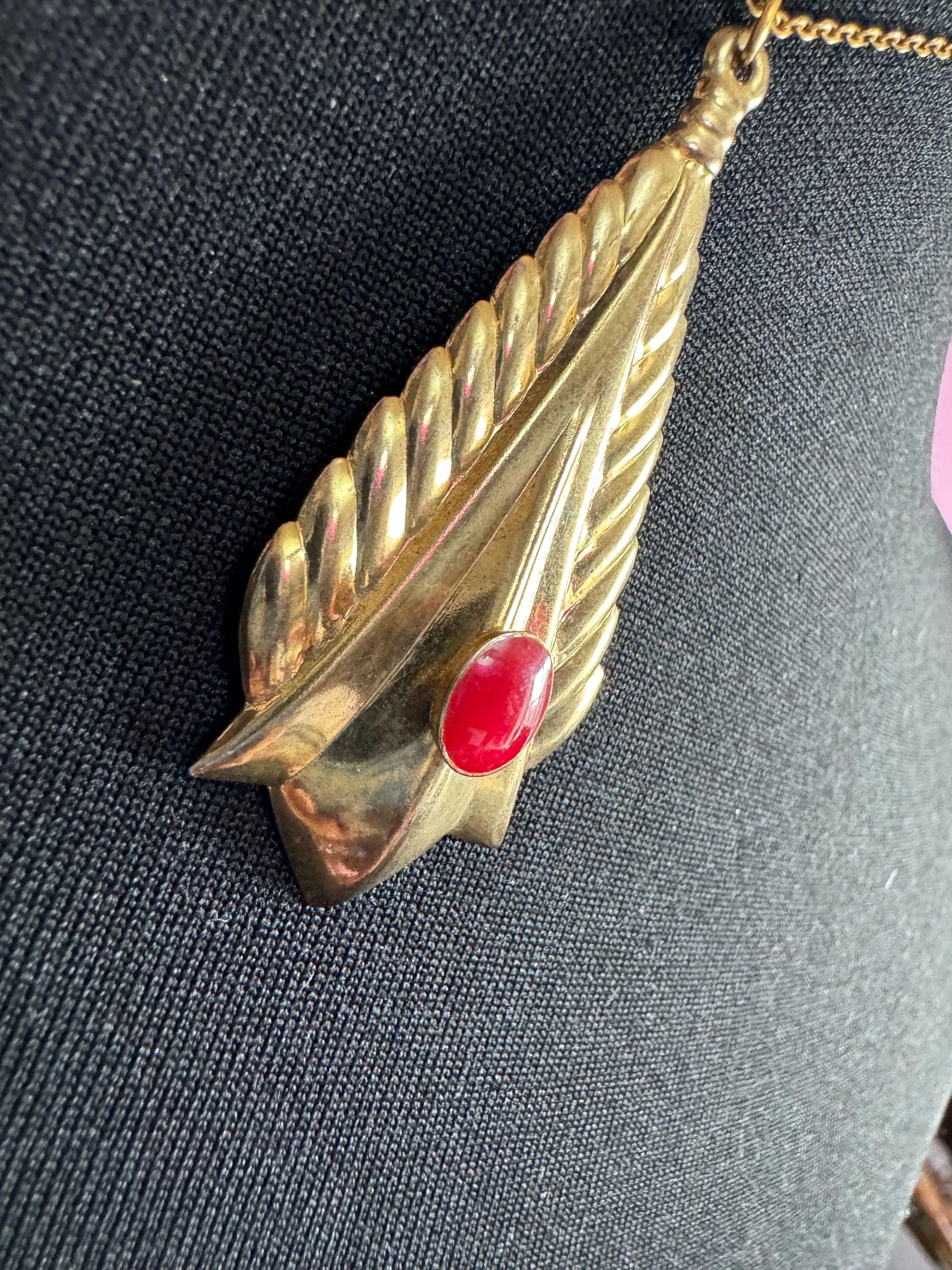 retro Etruscan style Matt yellow gold tone round teardrop pendant with red central cabochon 42cm very fine chain