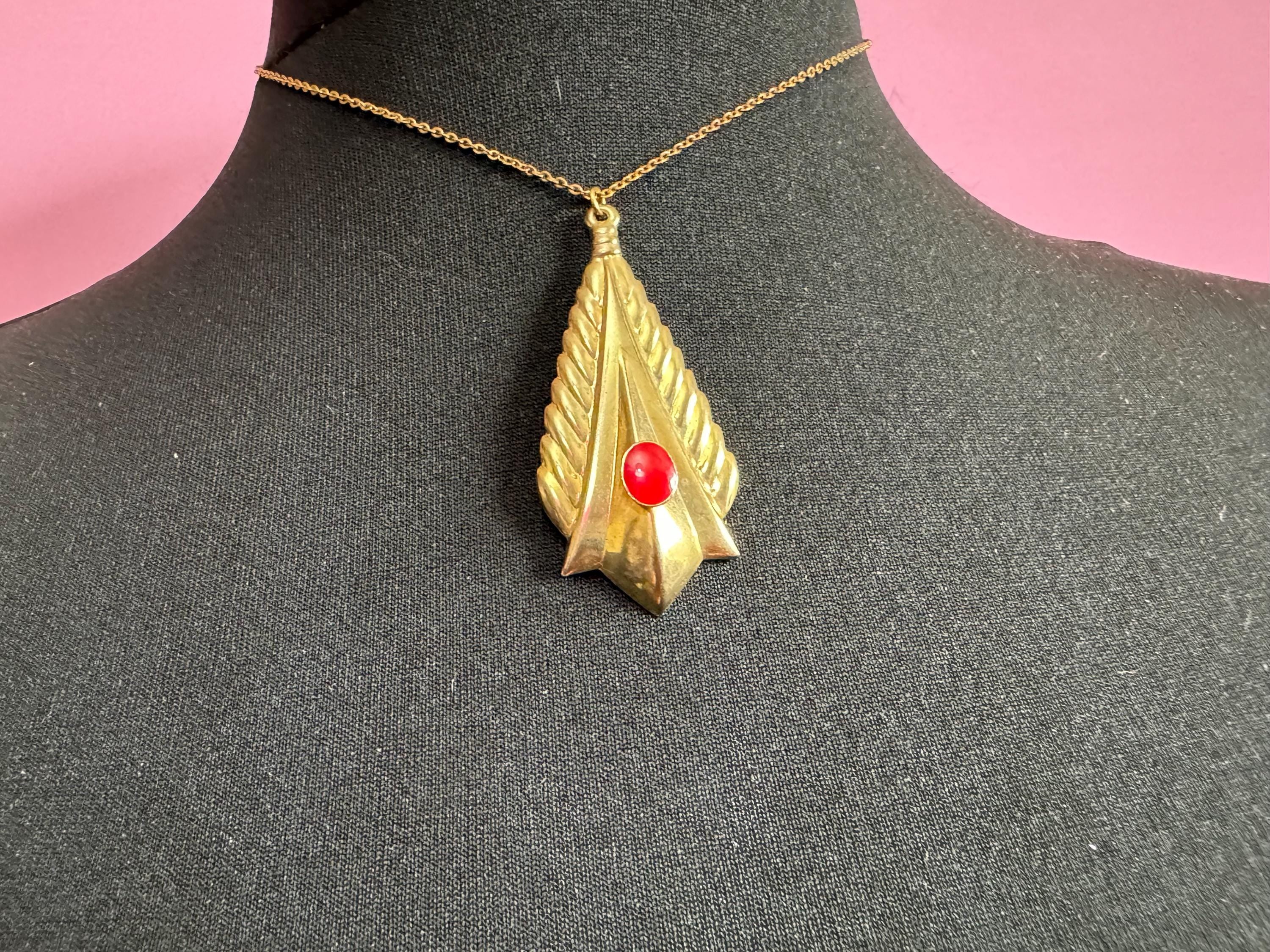 retro Etruscan style Matt yellow gold tone round teardrop pendant with red central cabochon 42cm very fine chain