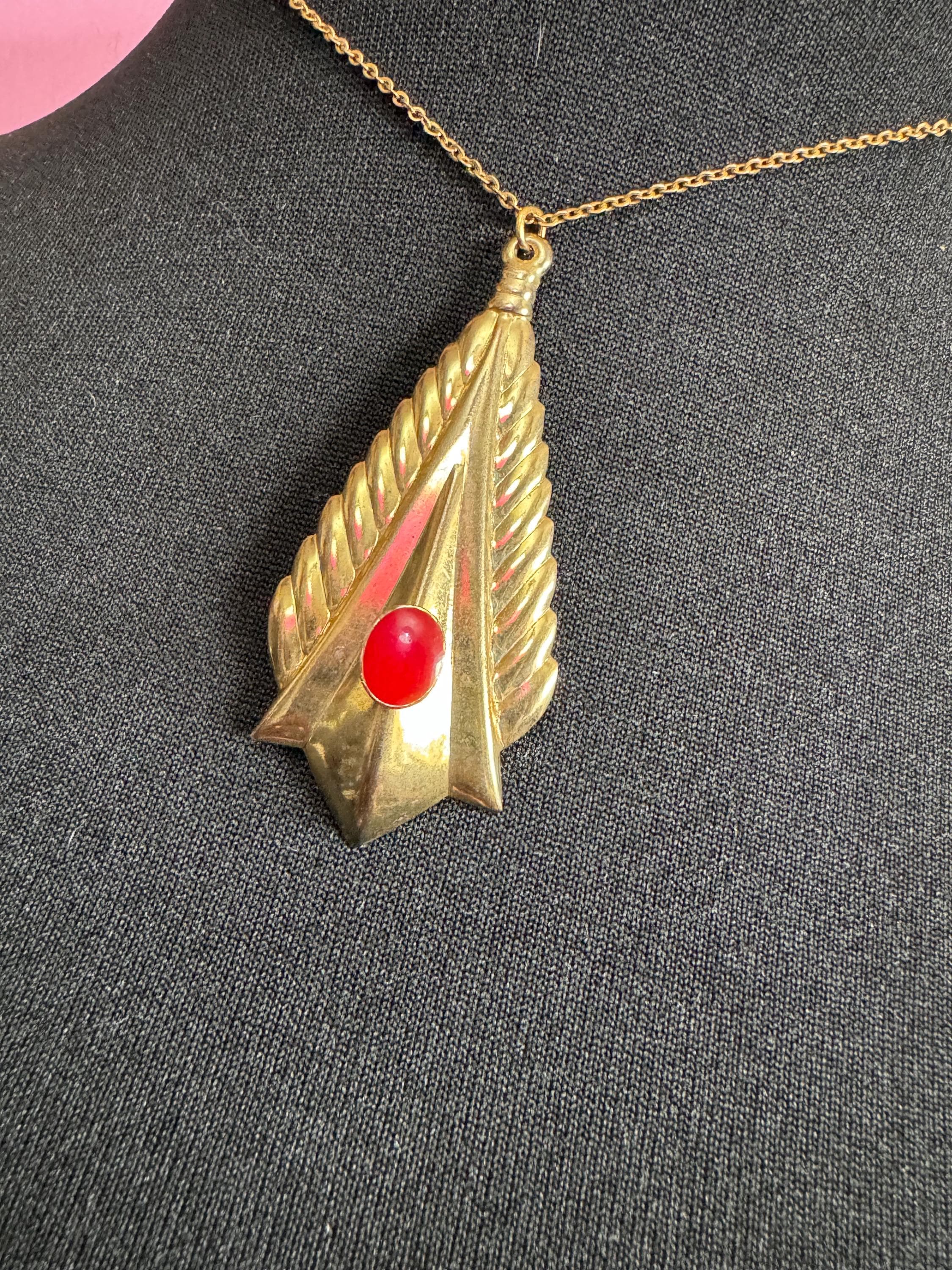 retro Etruscan style Matt yellow gold tone round teardrop pendant with red central cabochon 42cm very fine chain