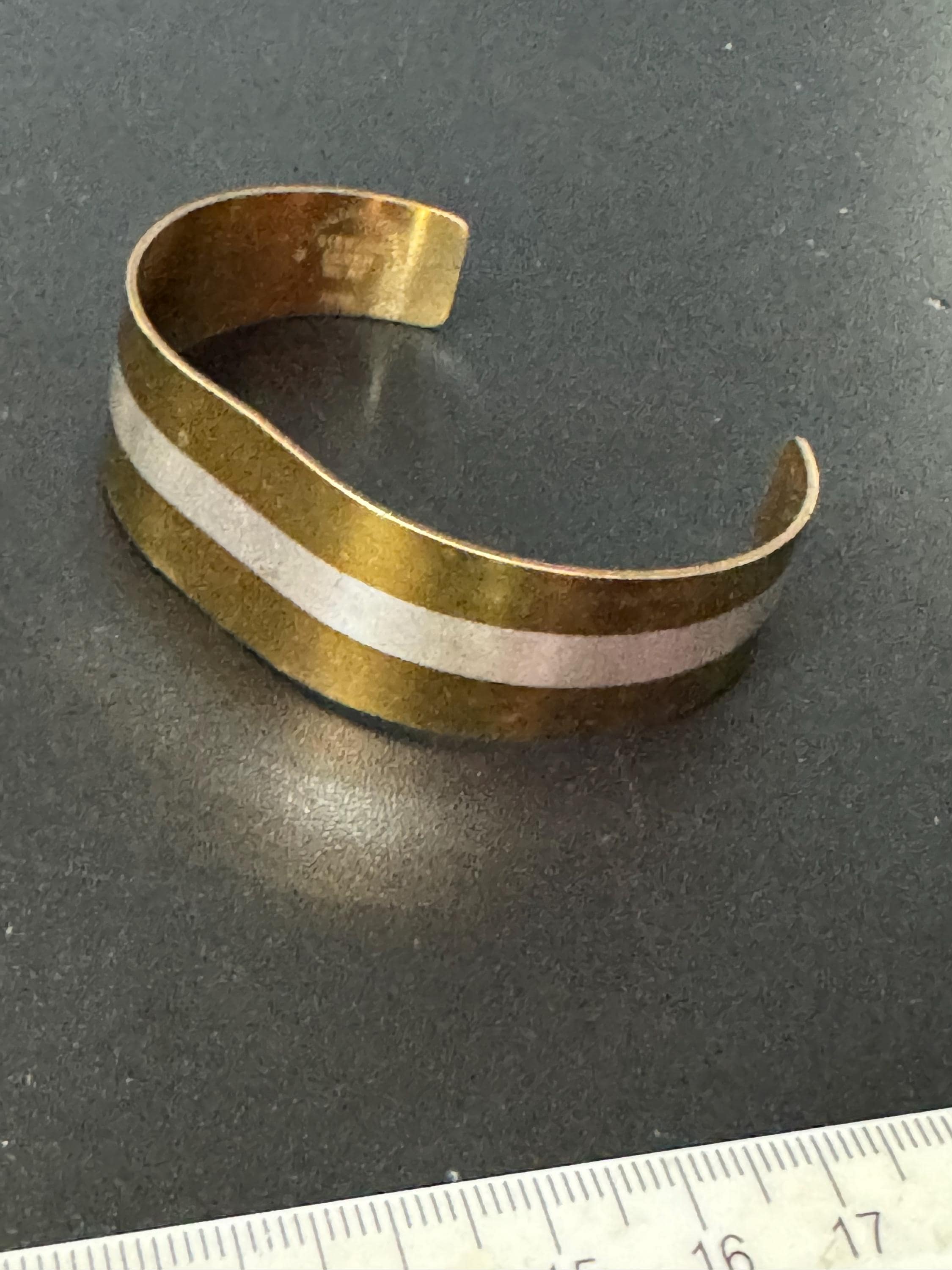 Vintage 1979s LILLIAN VERNON 925 Sterling Silver Inlay Vintage 2 Tone Cuff  bangle Bracelet 15.7 grams modernist abstract design 1976 brass