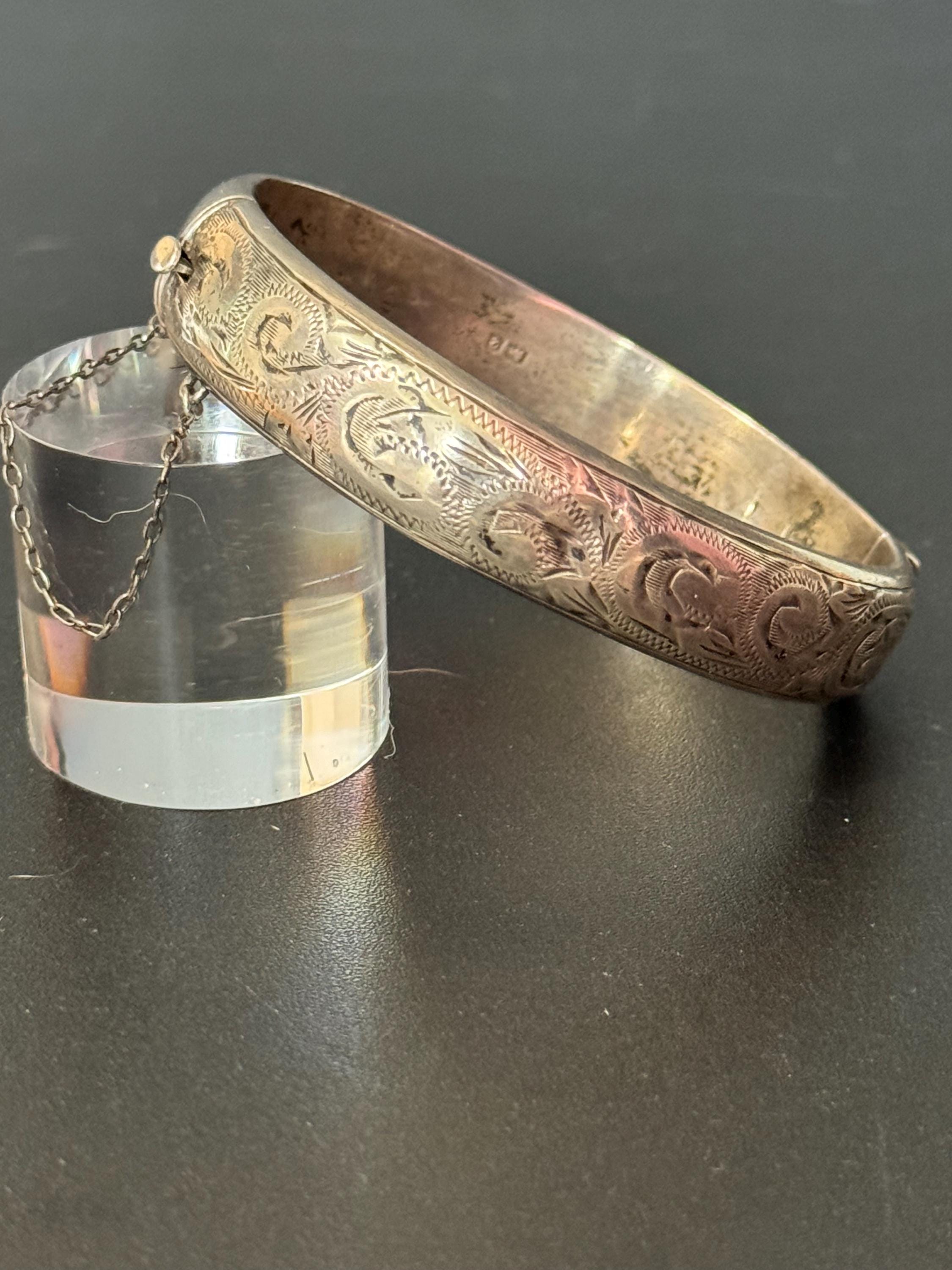 clamper bangle 1960s T&HC Birmingham hallmarked Sterling silver Etched floral 12mm wide 20 grams