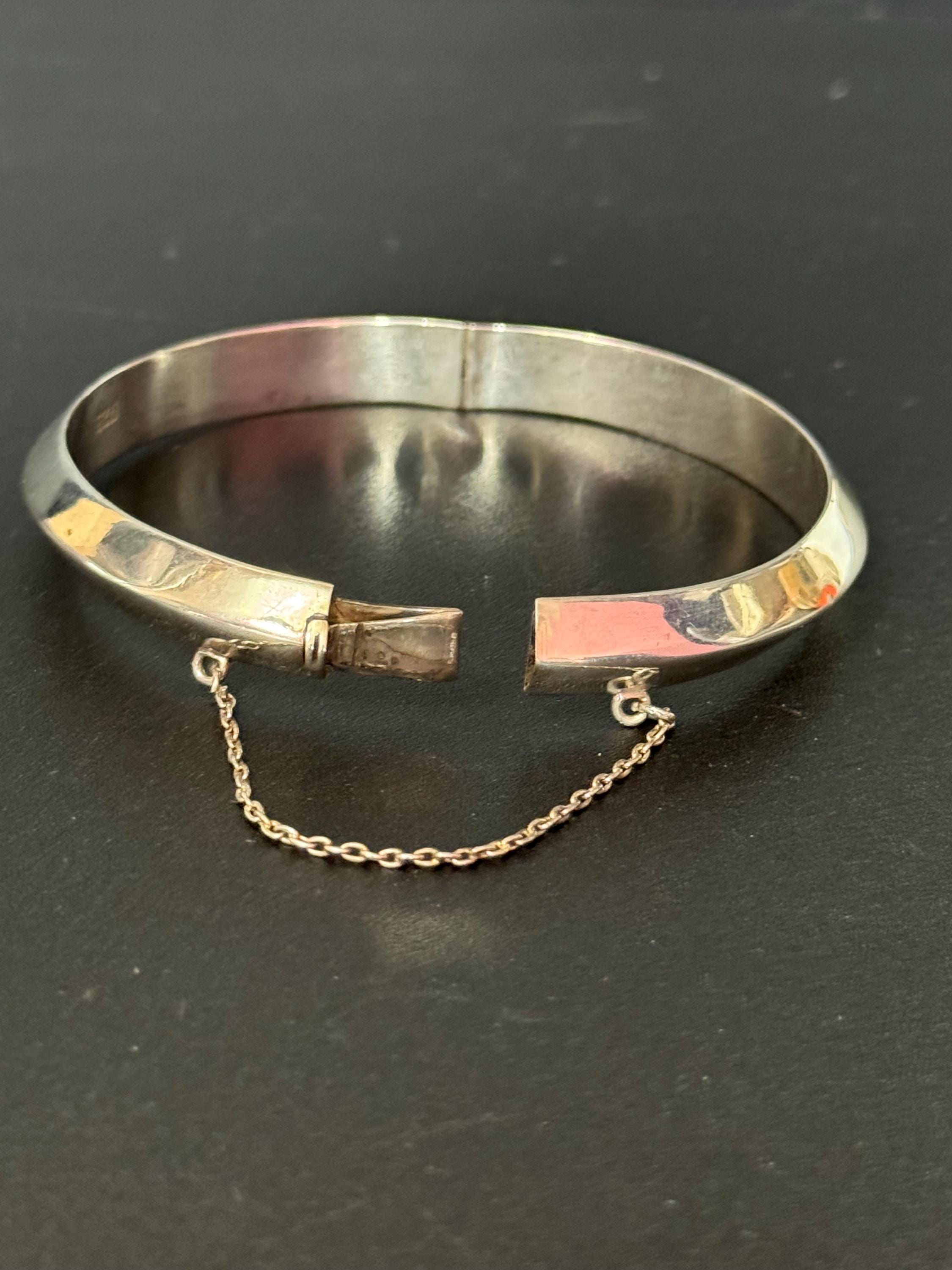 Vintage clamper bangle hallmarked Sterling silver 925 bevelled plain design 1cm wide 13 grams