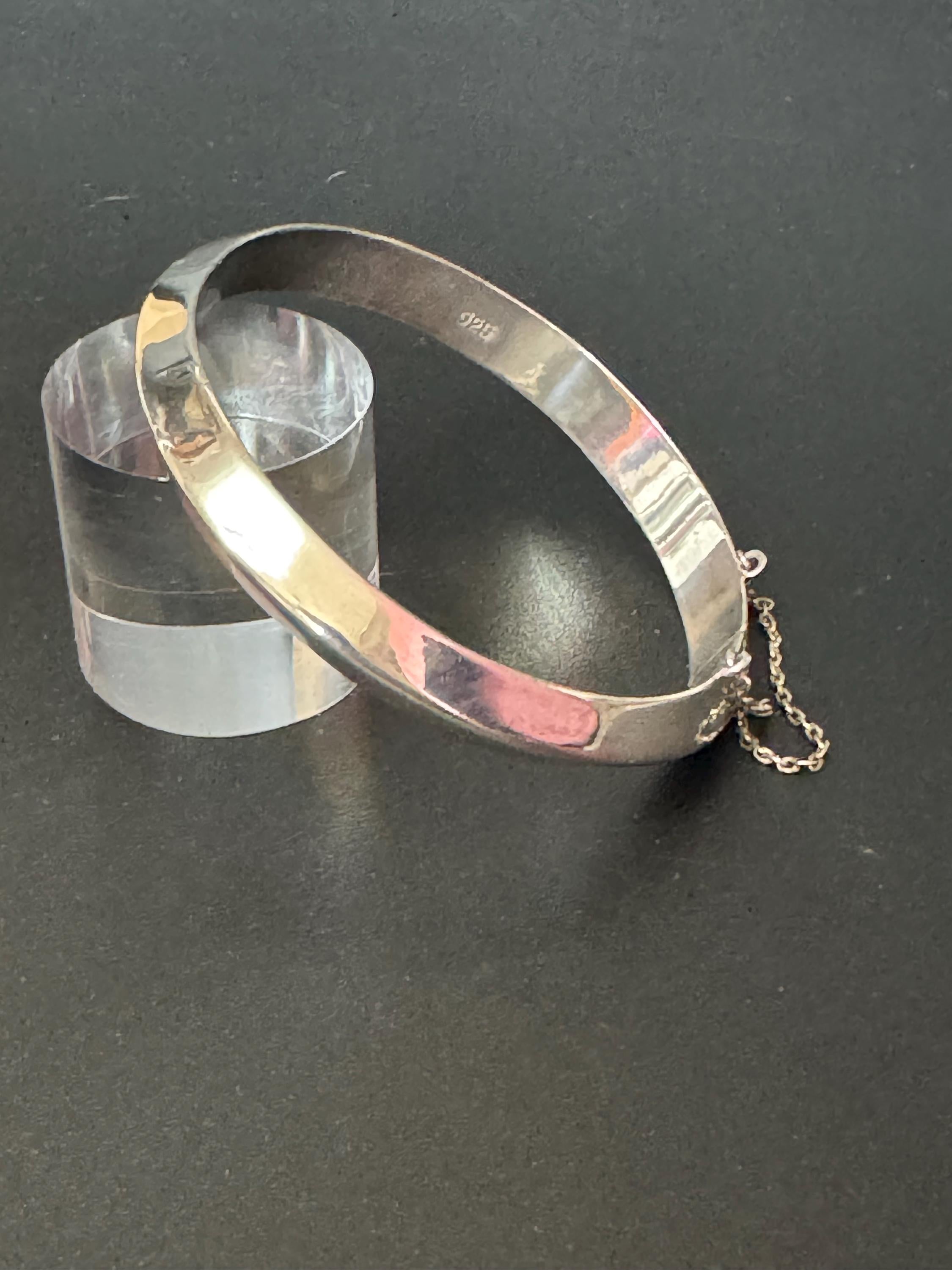 Vintage clamper bangle hallmarked Sterling silver 925 bevelled plain design 1cm wide 13 grams