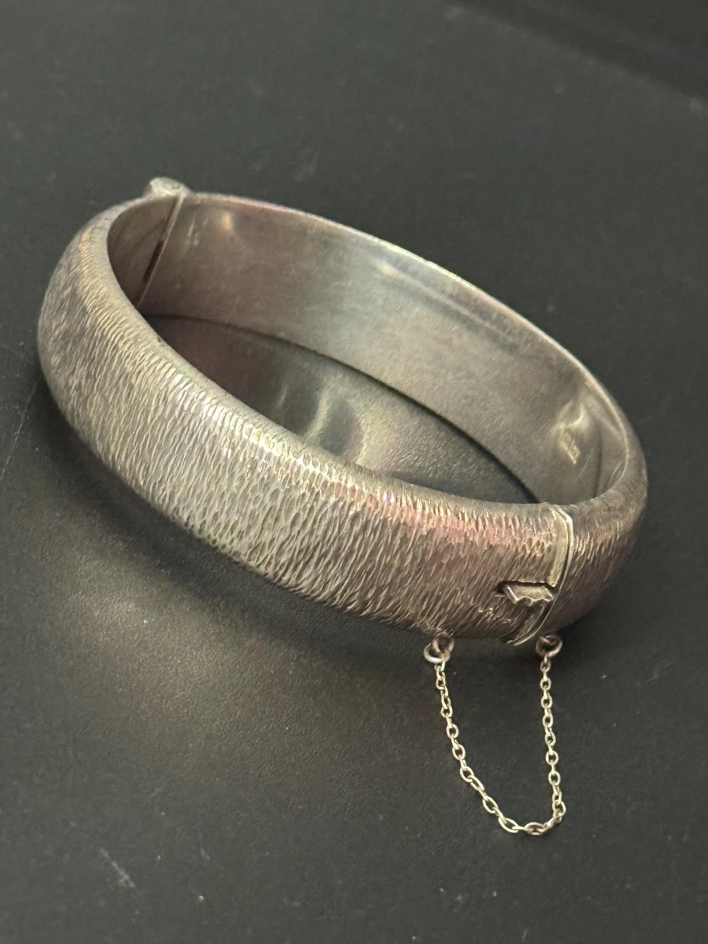 Vintage 1971 17mm Wide sterling silver engraved bark 925 ornate bangle 24.2gms note a couple of small dents
