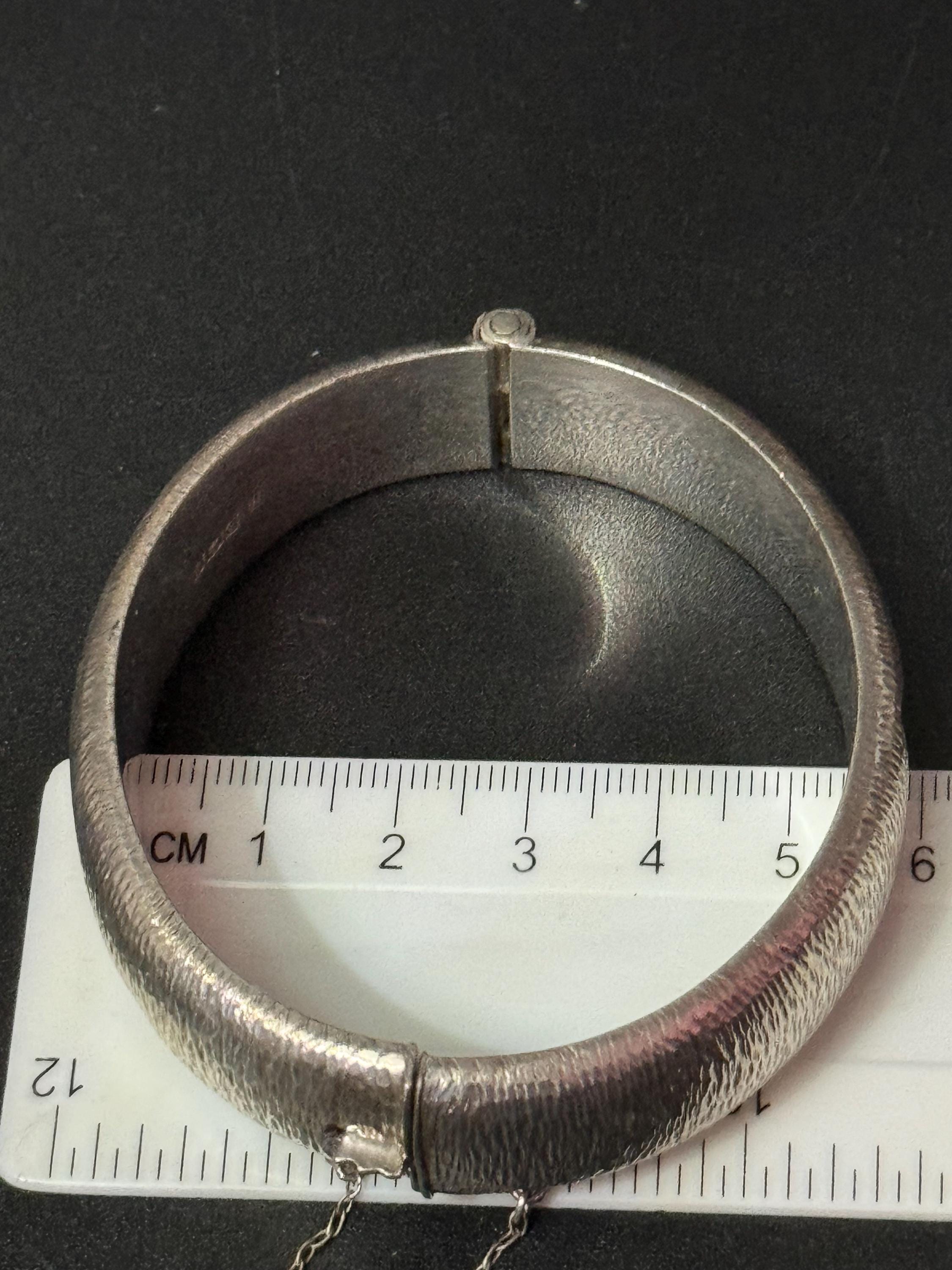 Vintage 1971 17mm Wide sterling silver engraved bark 925 ornate bangle 24.2gms note a couple of small dents