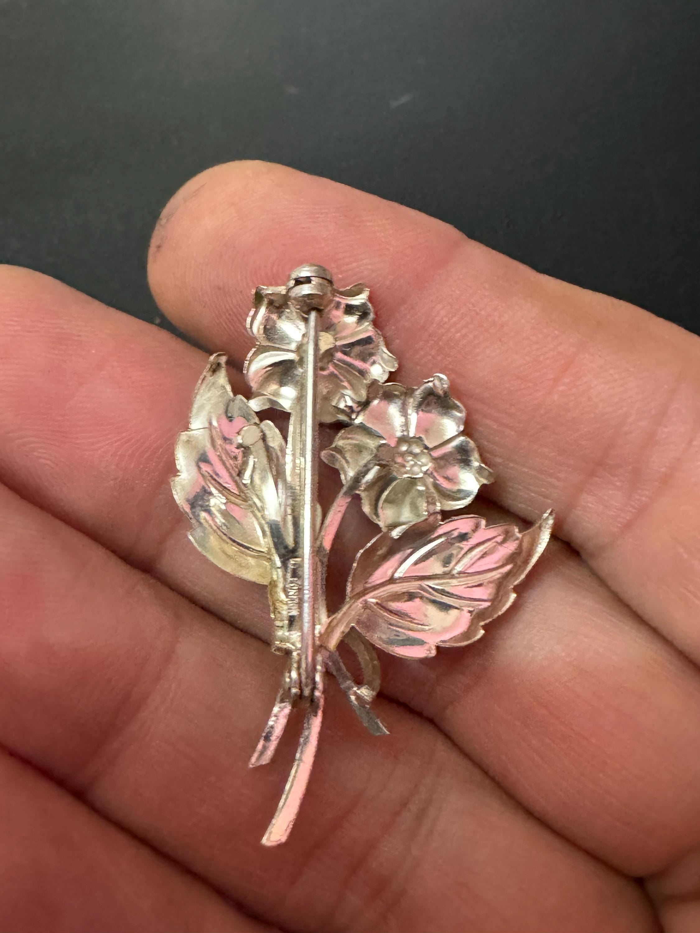 Small Signed vintage Andreas Daub Sterling 925 silver floral modernist brooch  4.4 gms 4cm