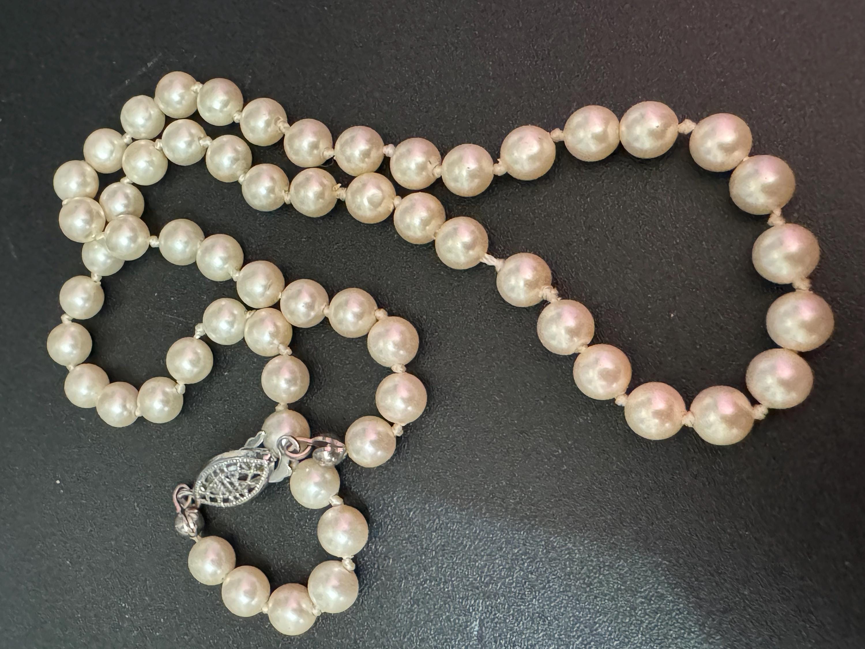 Vintage short cream knotted glass pearl necklace silver tone clasp 42cm 6mm beads