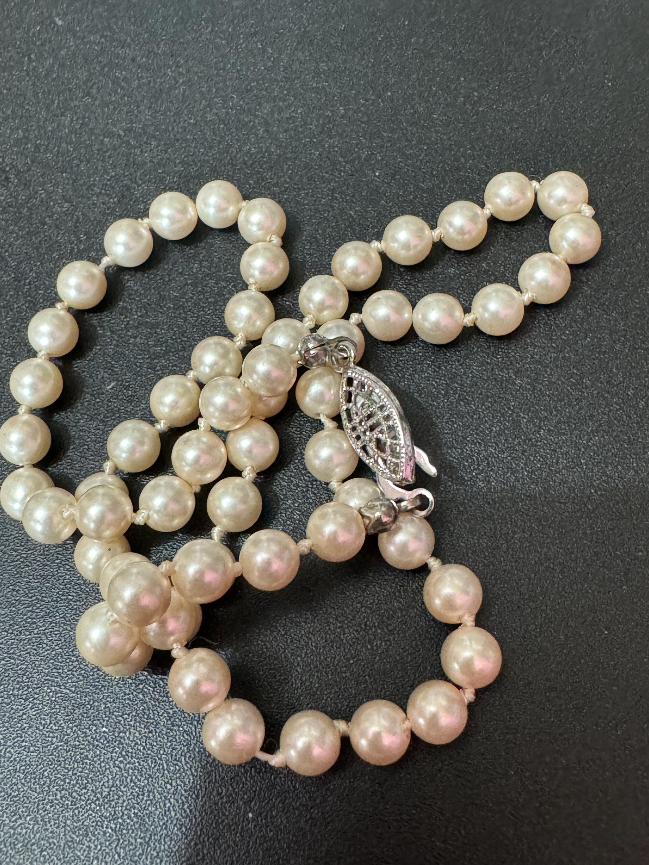 Vintage short cream knotted glass pearl necklace silver tone clasp 42cm 6mm beads