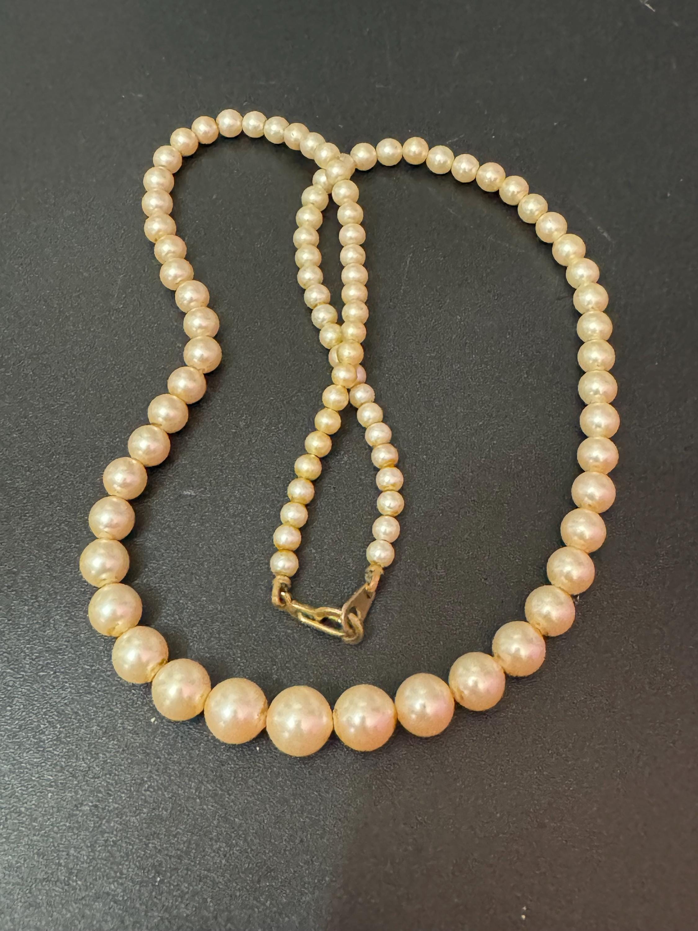 Vintage cream glass graduated pearl necklace gold tone clasp 46cm