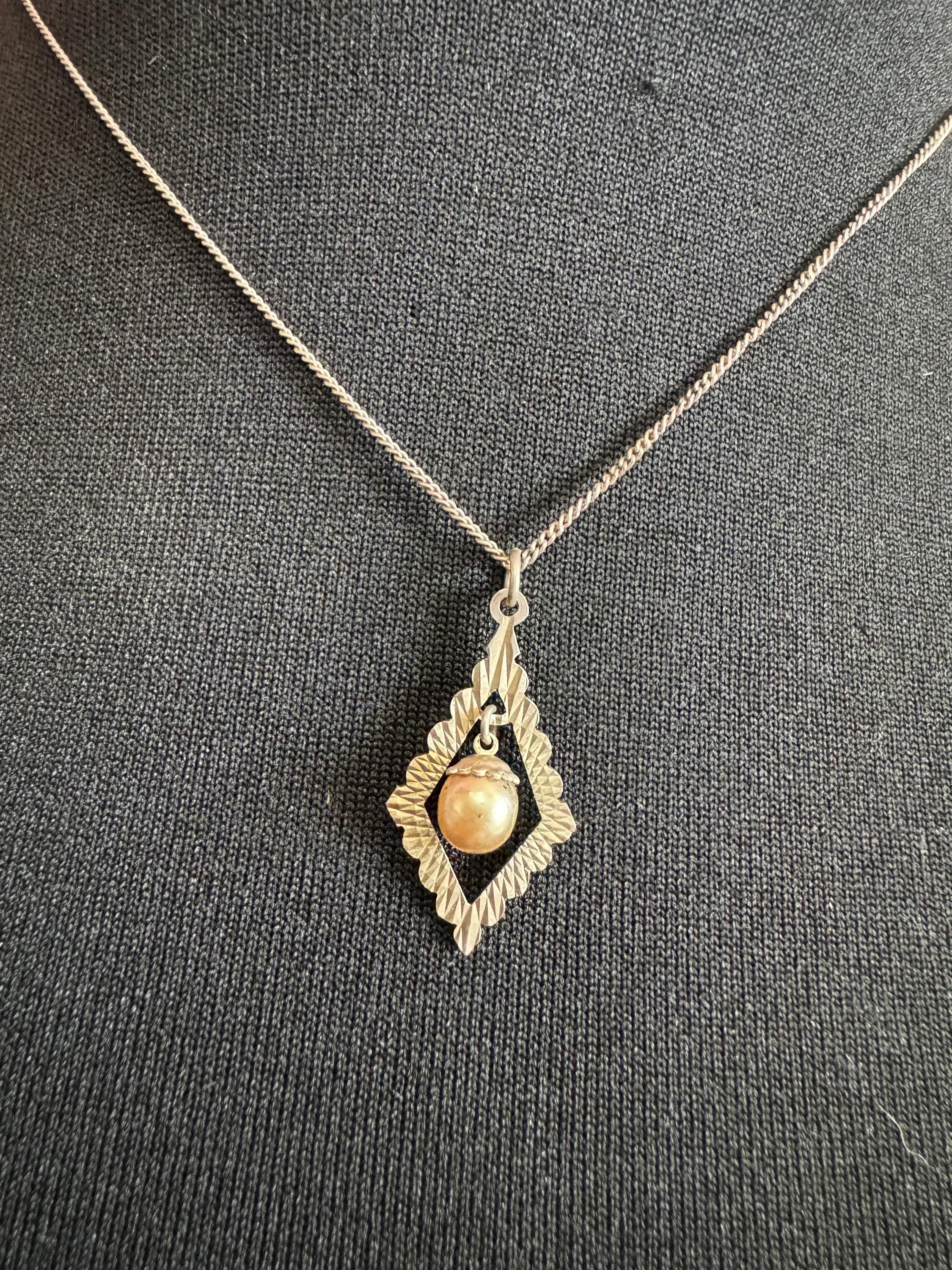 Dainty 925 sterling silver abstract bark ball pendant brutalist modernist chain necklace 44cm 3 grams 925