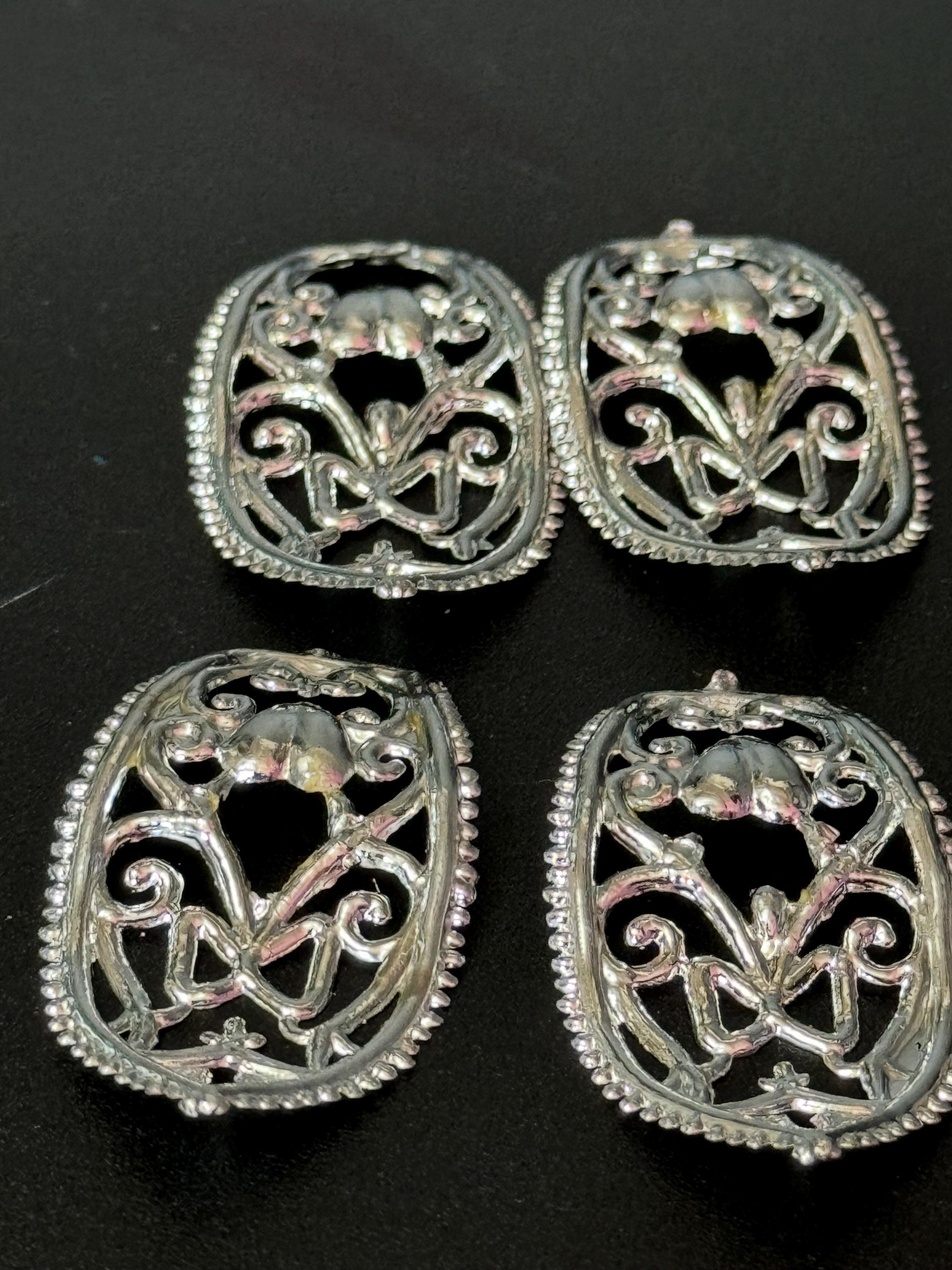 Set of 4 Vintage wedding cake decorations toppers for corners silver reusable plastic