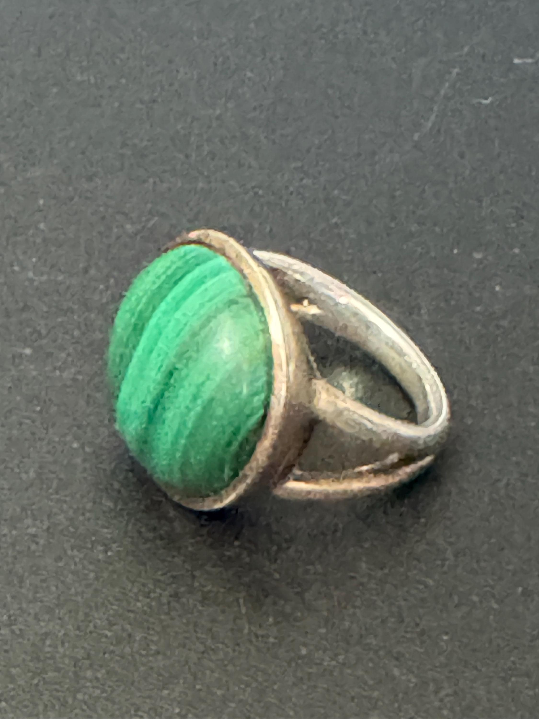 1970s vintage chunky 925 sterling silver green malachite gemstone ring size S/T  15.2 grams