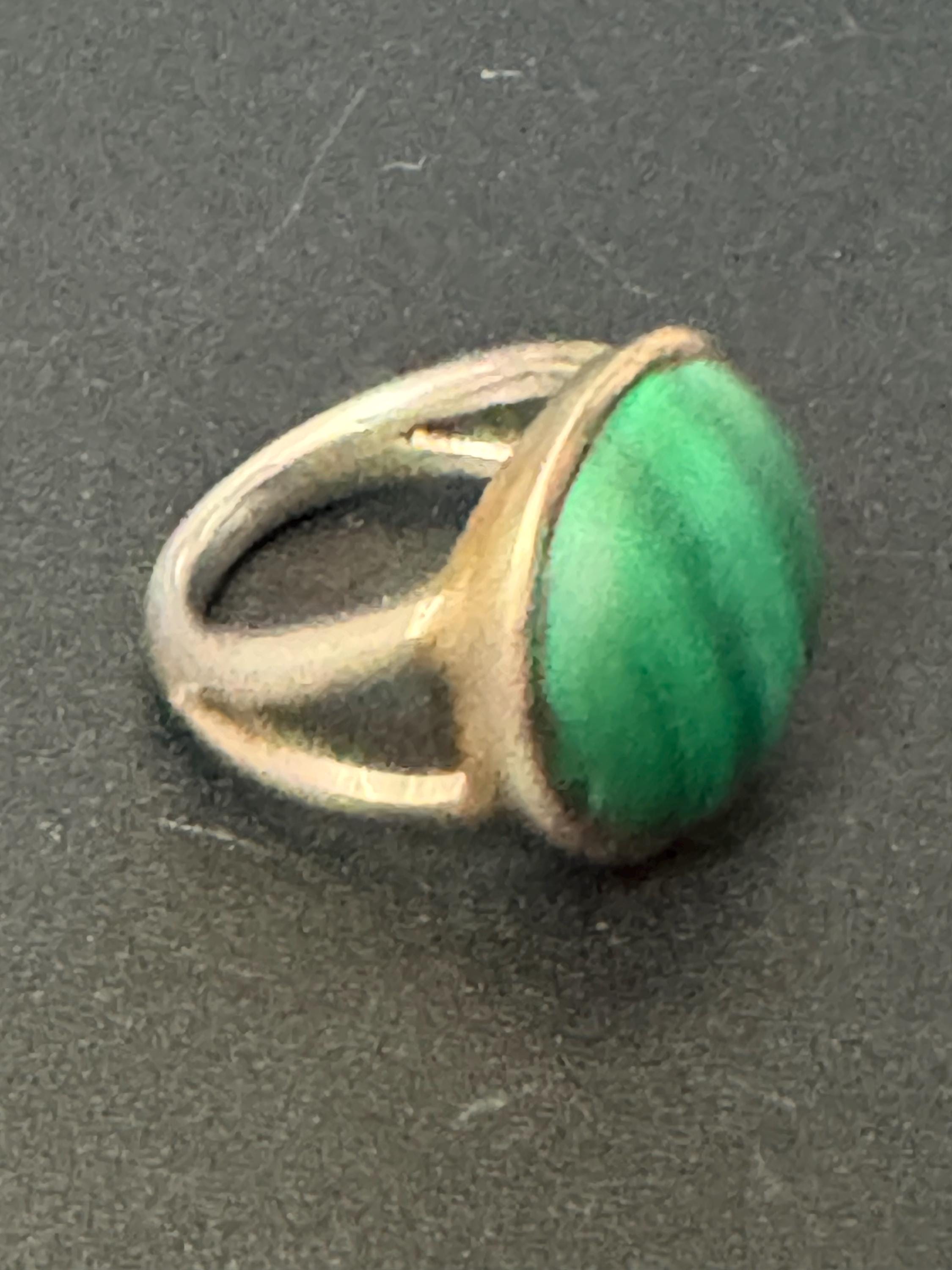 1970s vintage chunky 925 sterling silver green malachite gemstone ring size S/T  15.2 grams