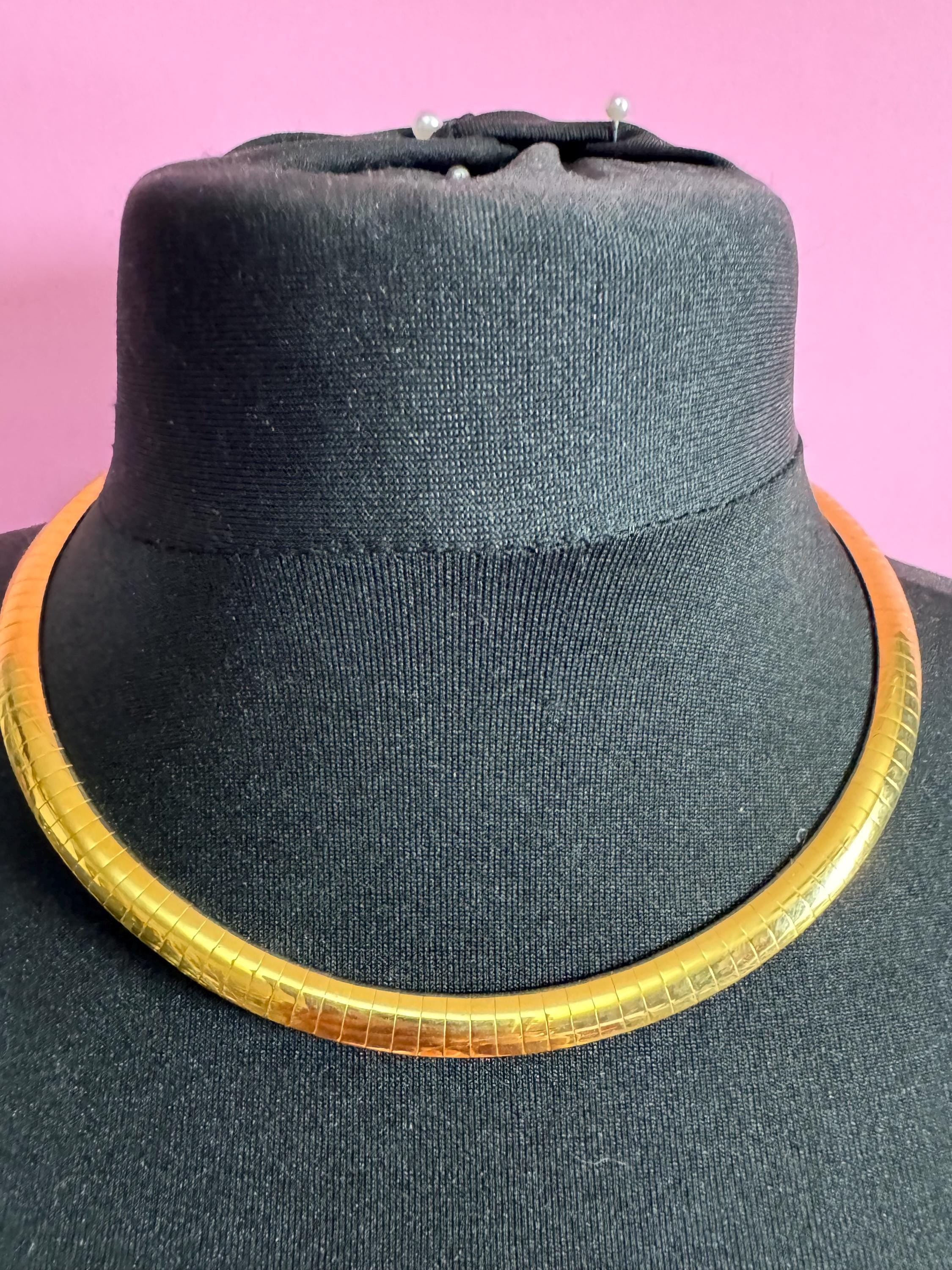 Signed Joan rivers gold tone 1cm wide mesh omega choker necklace 49cm