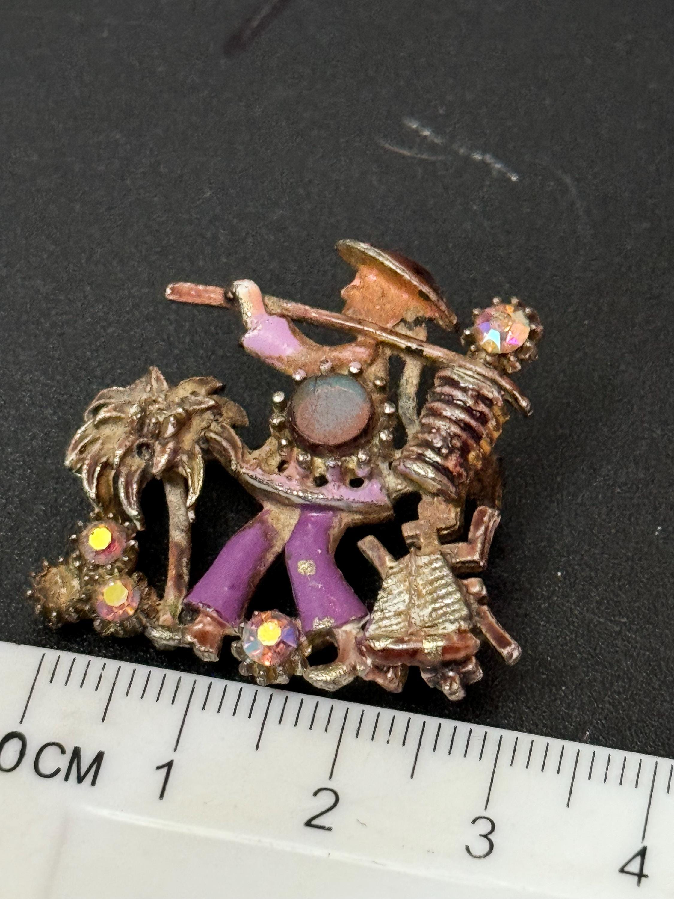 Vintage dark Gold Tone Asian diamanté purple enamel China man brooch mid century