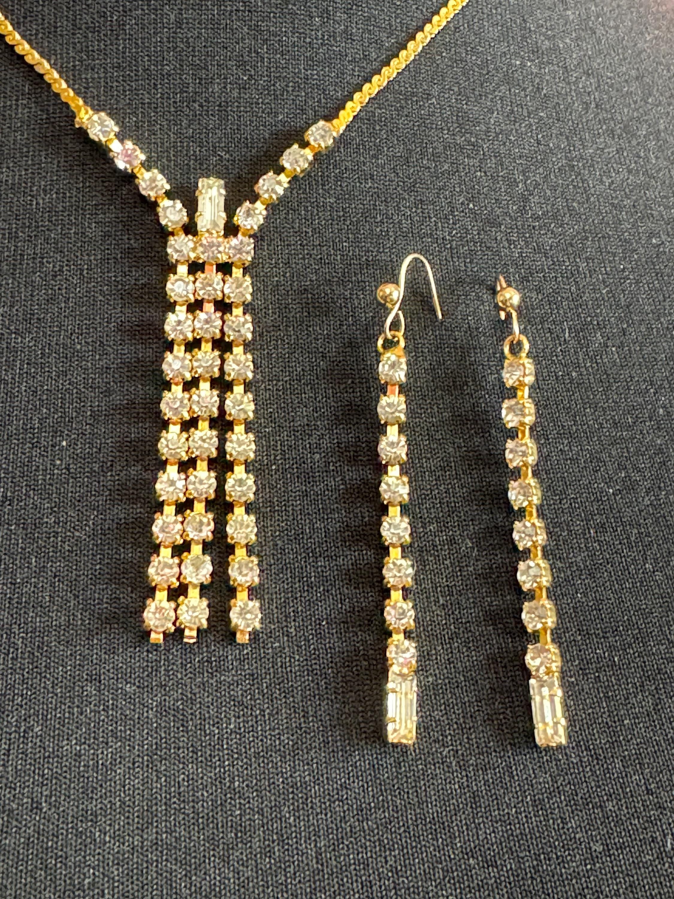 Retro gold tone jewellery set. Necklace long drop pierced dangly earrings clear glass diamanté gold tone metal Demi parure