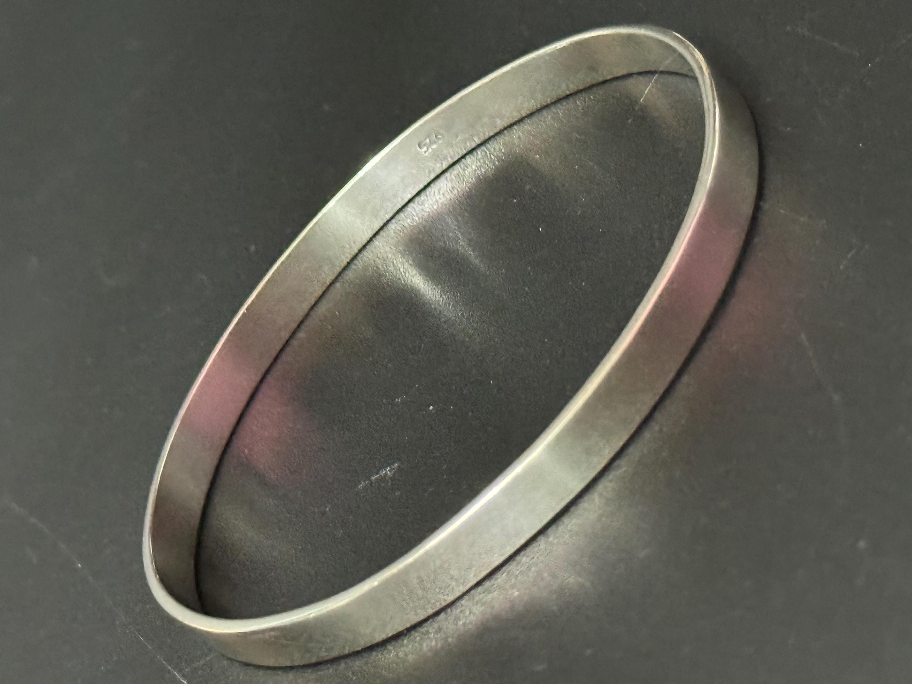 Vintage plain 925 sterling silver slim thin bangle 7.9 grams 6.5cm inner diameter