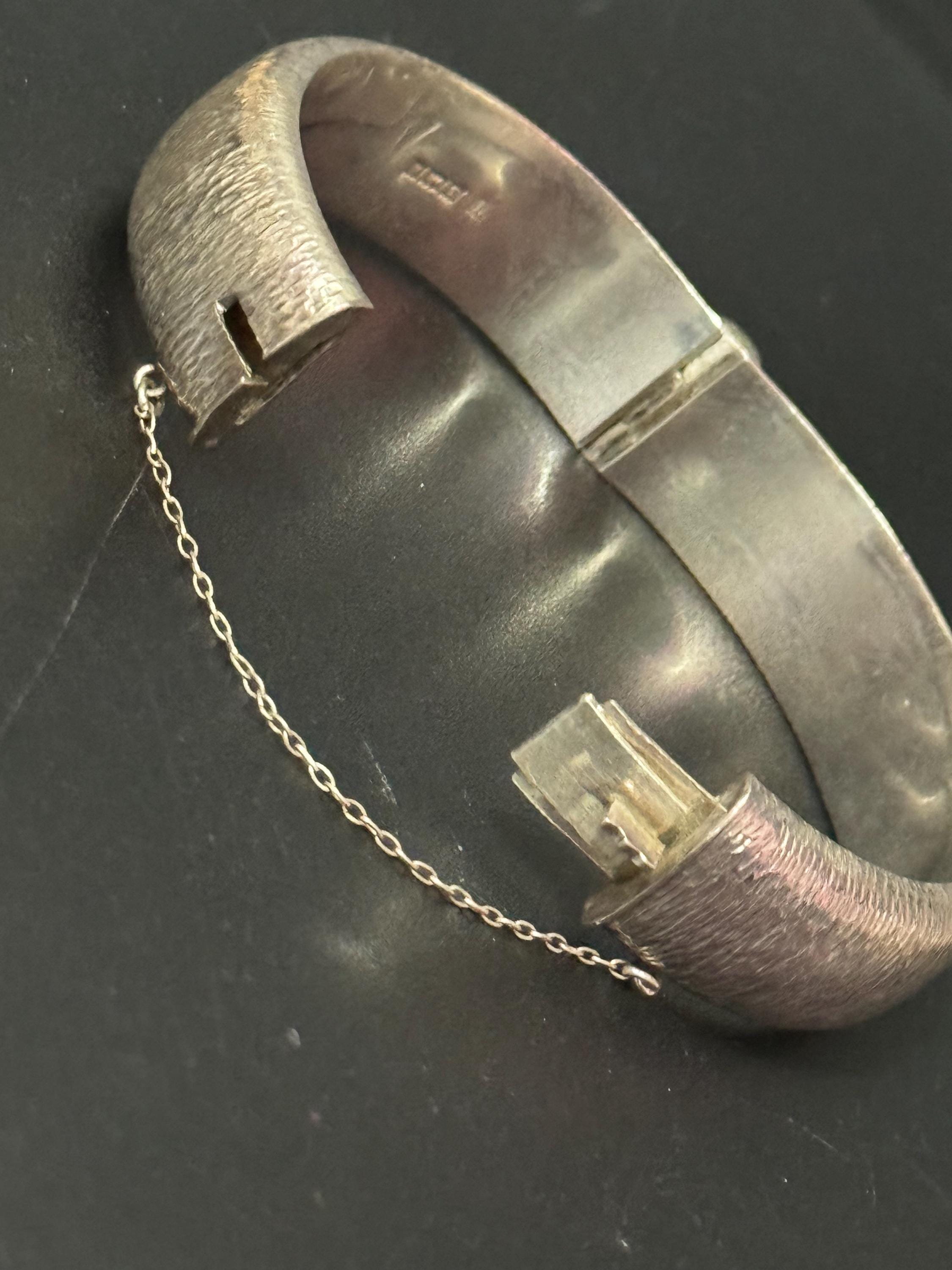 Vintage 1971 17mm Wide sterling silver engraved bark 925 ornate bangle 24.2gms note a couple of small dents