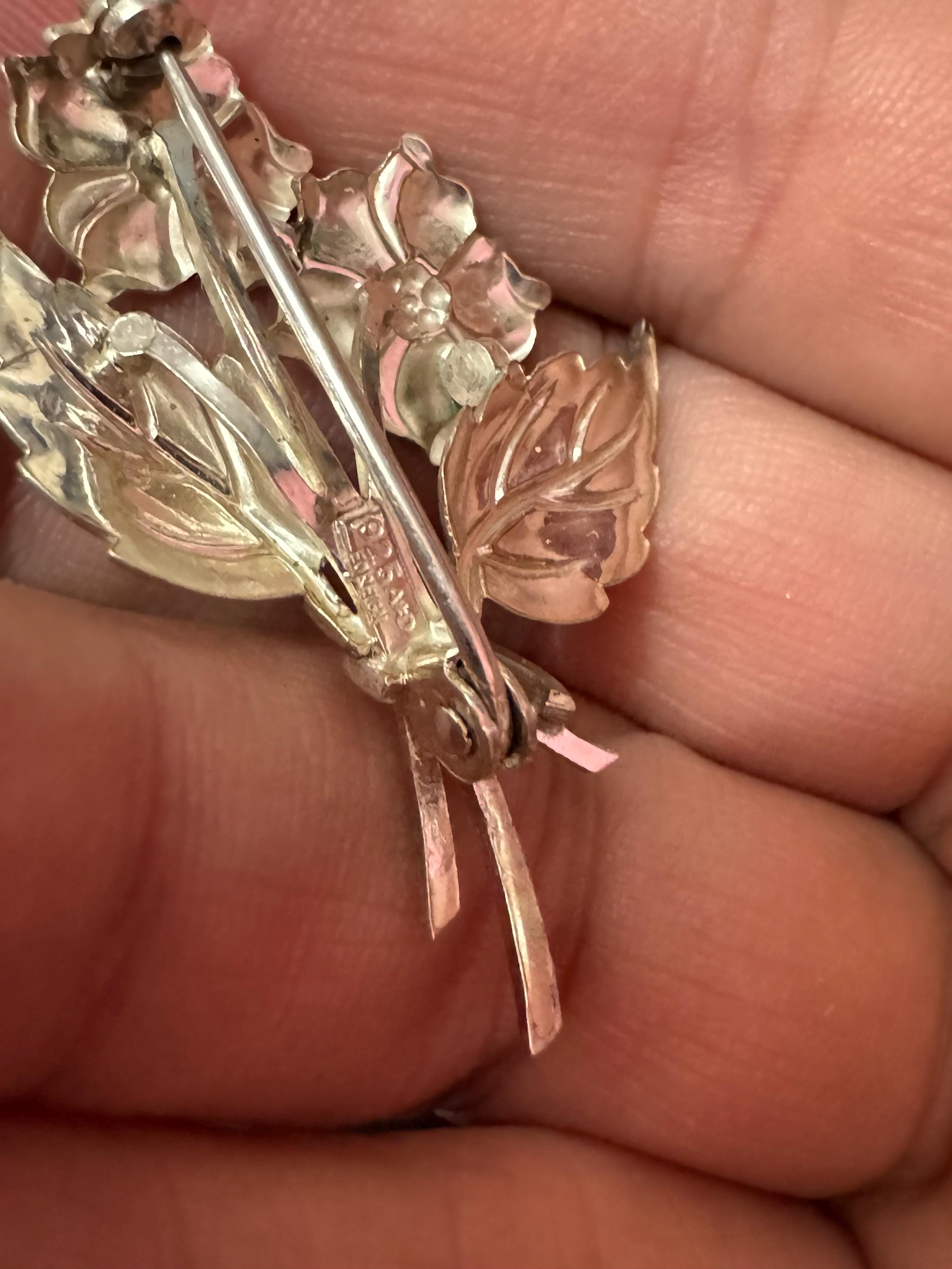 Small Signed vintage Andreas Daub Sterling 925 silver floral modernist brooch  4.4 gms 4cm