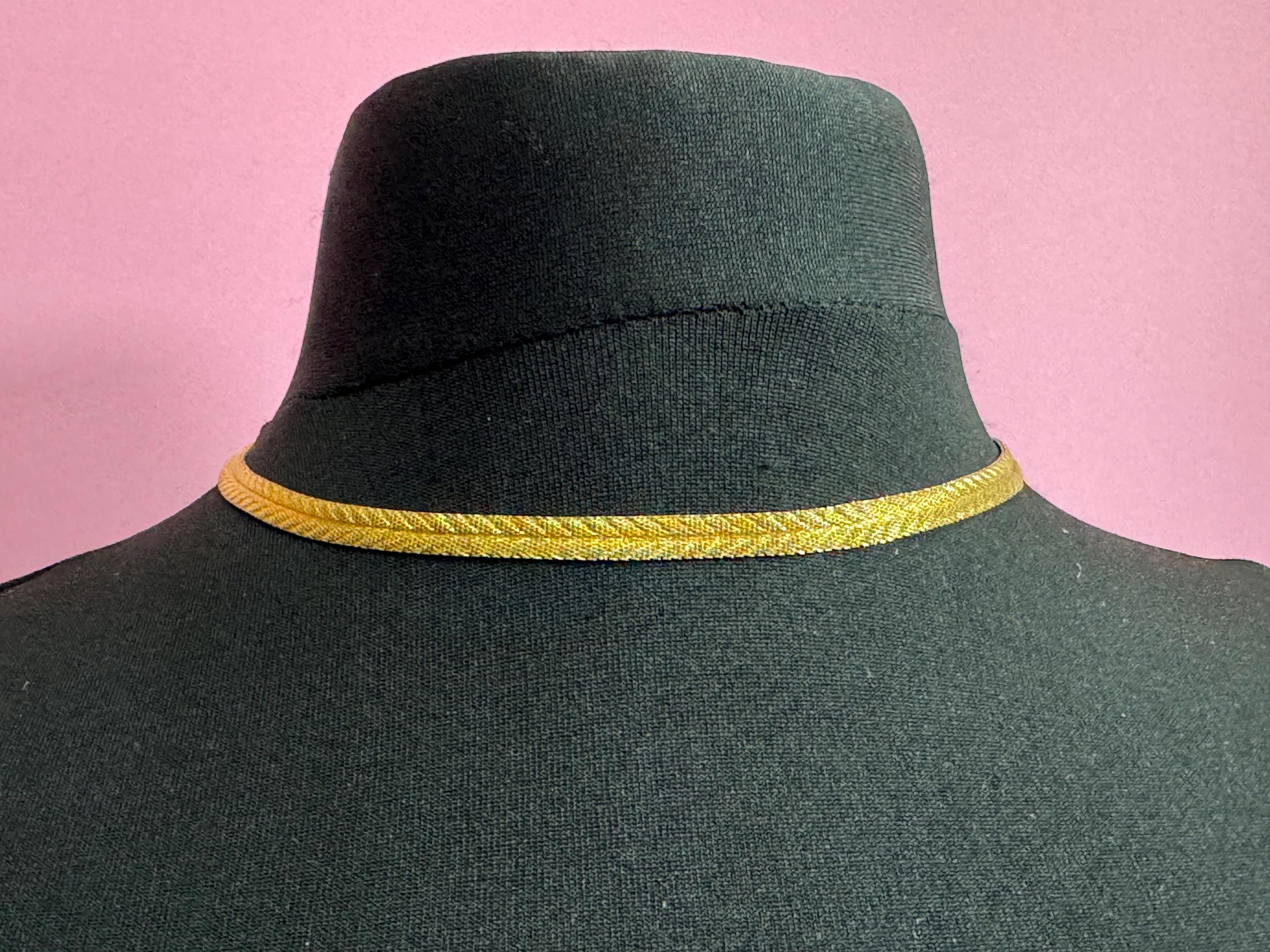 vintage modernist fine mesh gold choker necklace Vintage 1960s 40-46cm