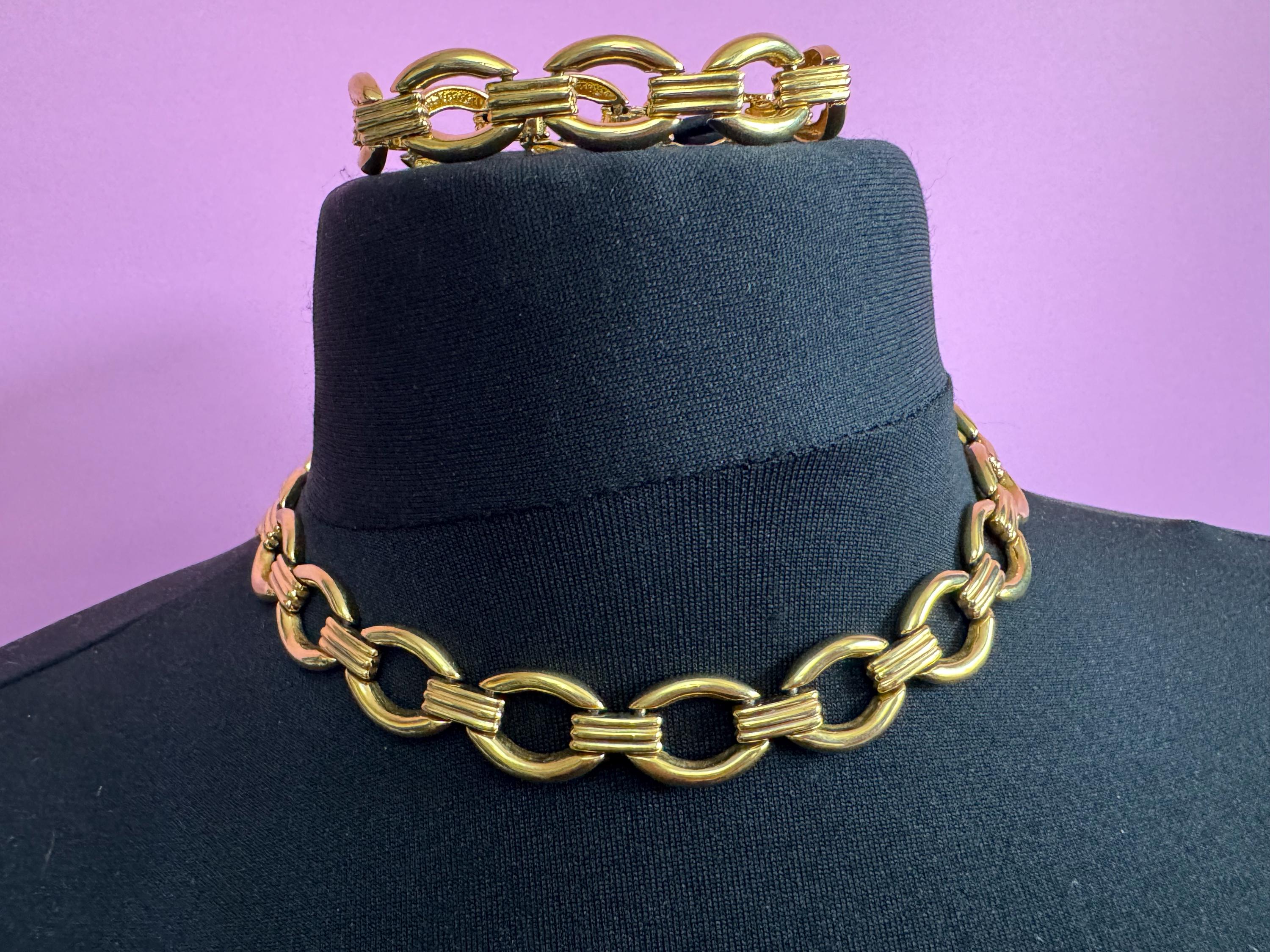 vintage gold tone chunky wide chain link necklace and bracelet jewellery set