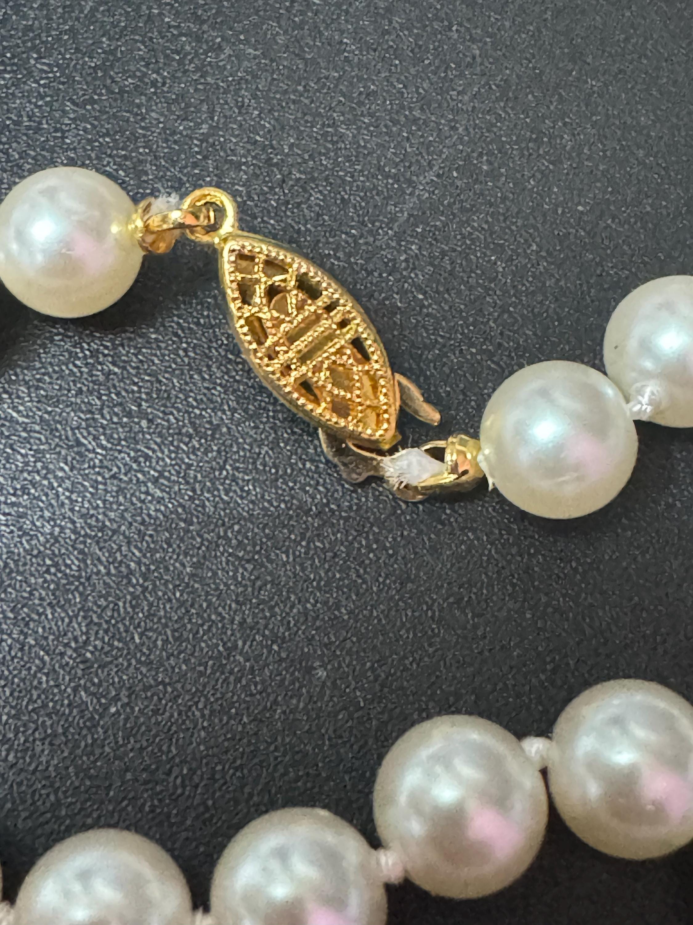Classic ivory glass pearl collar necklace,    individually knotted beads 47cm gold tone
