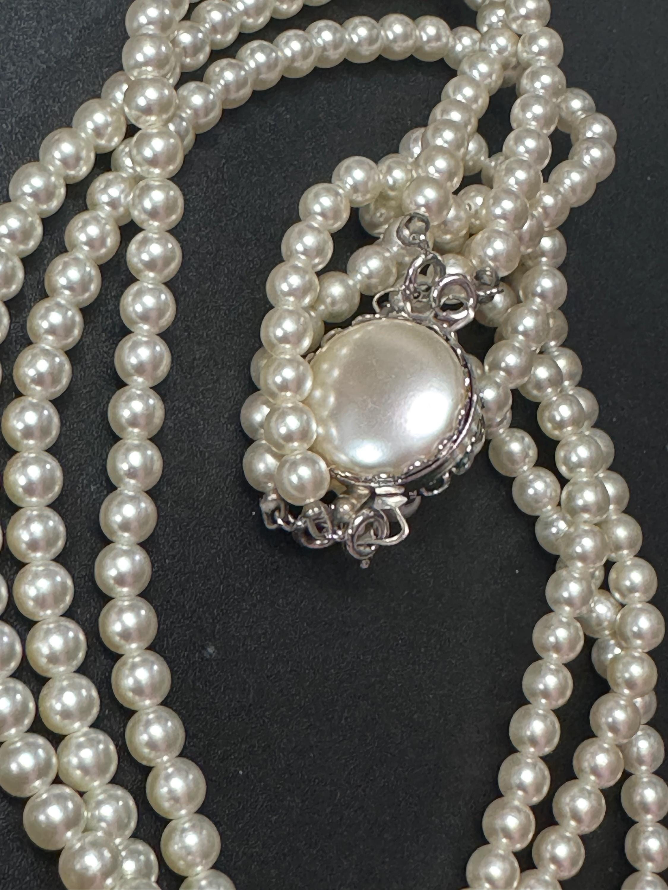 Vintage sarah Coventry faux pearl multi strand 3 row collar necklace reversable clasp green