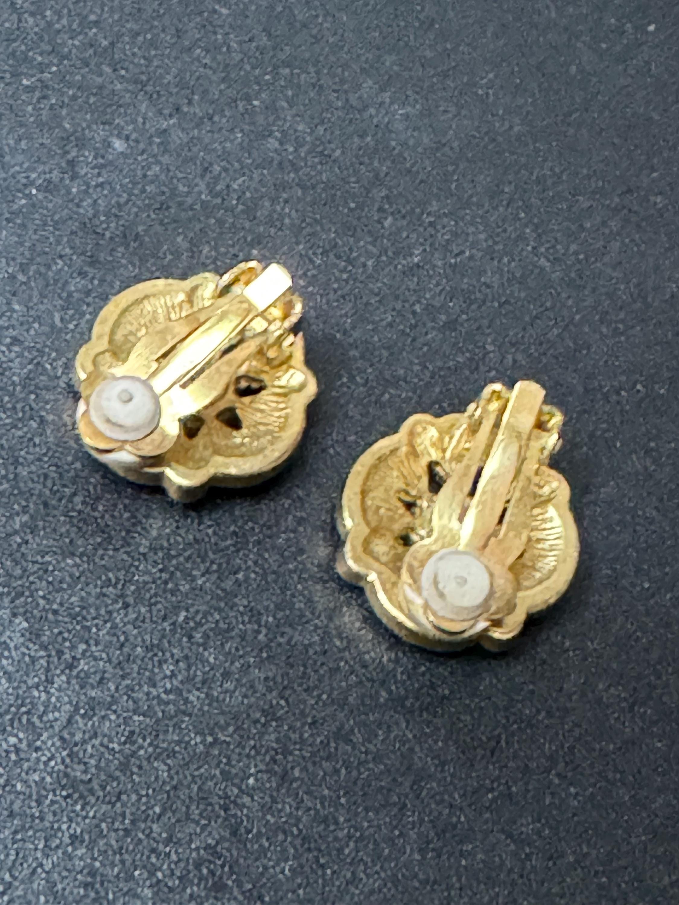 signed PT vintage gold tone seed pearl small Etruscan disc clip on stud earrings