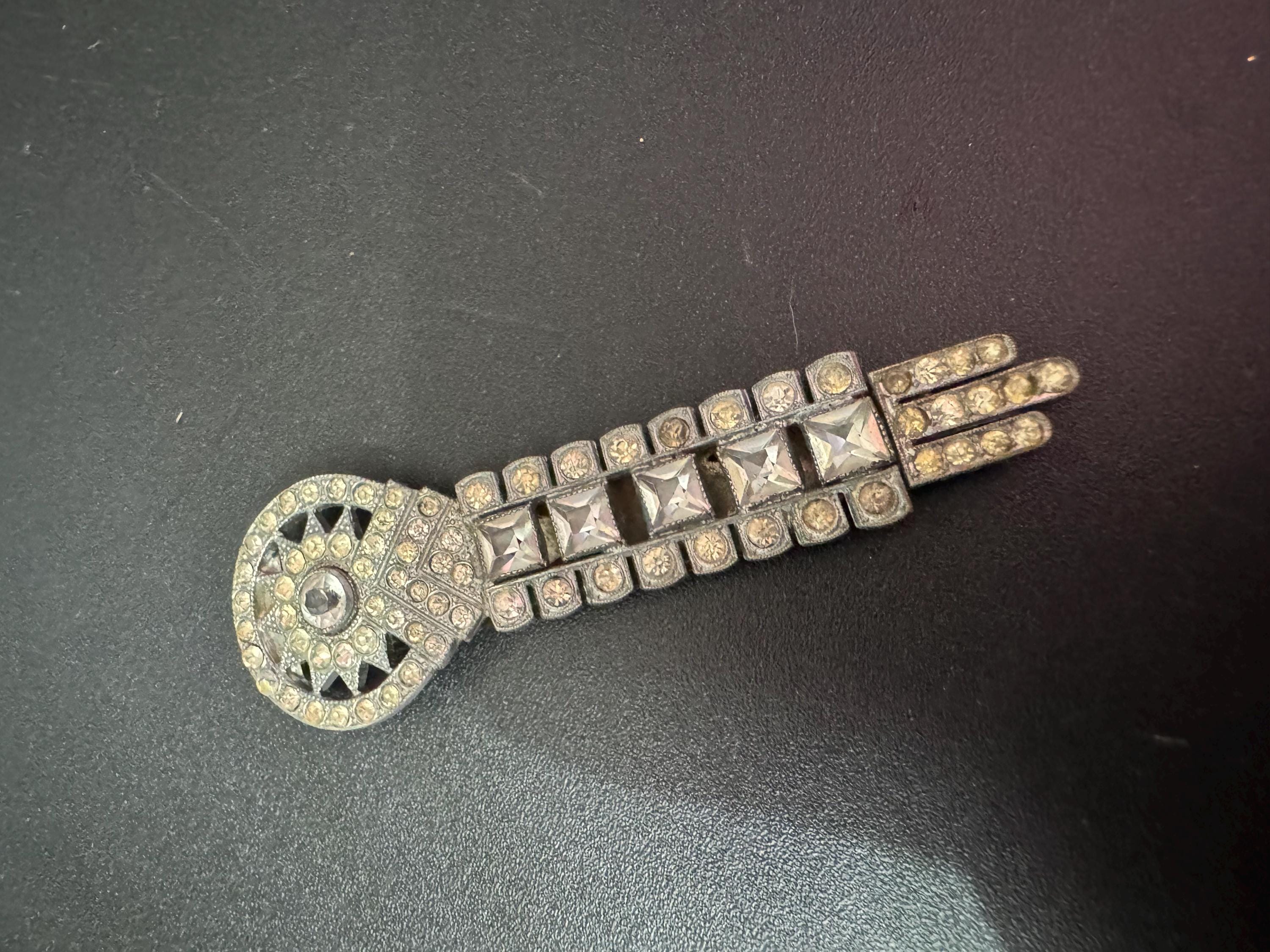 1 x Art Deco Chrome Clear glass paste diamanté Dress Clip
