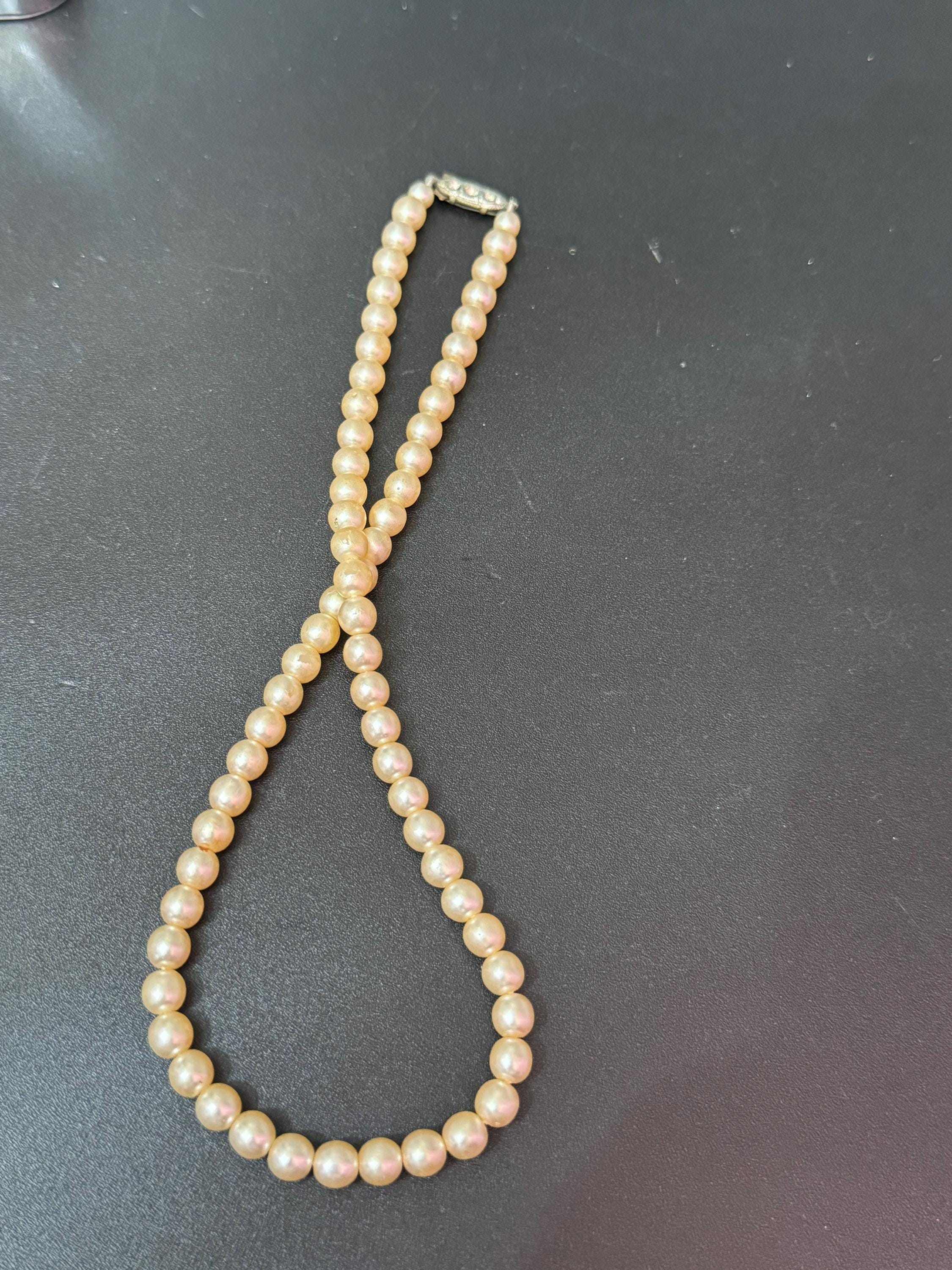 Vintage short cream glass pearl necklace silver tone diamanté clasp 40cm 6mm beads